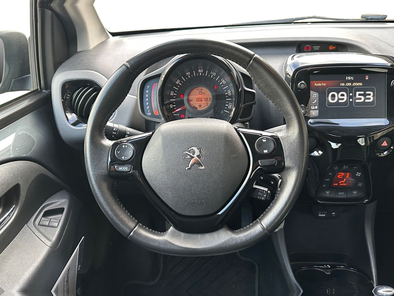 Billede af Peugeot 108 1,0 e-Vti Infinity 72HK 5d