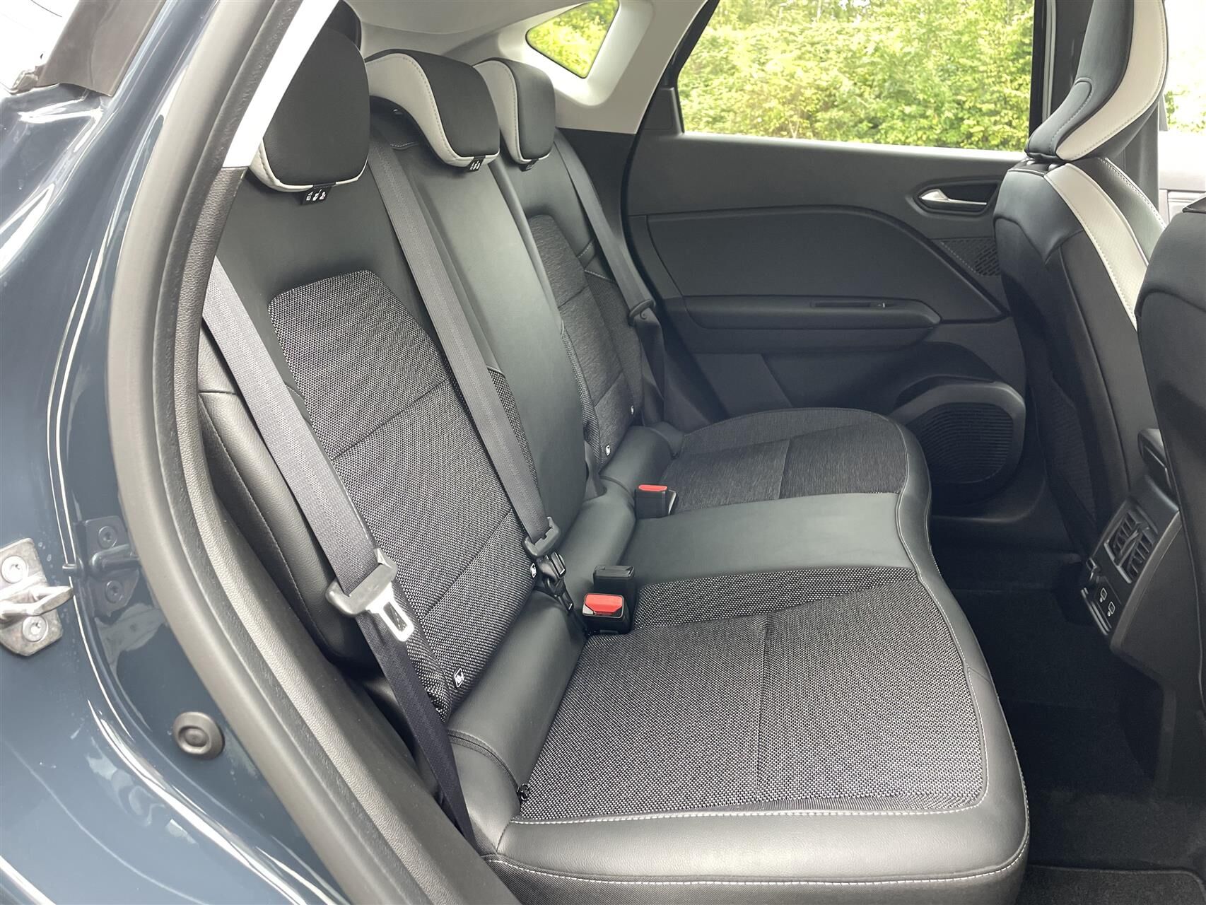 Billede af Renault Captur 1,3 TCE  Mild hybrid Techno EDC 140HK 5d 7g Aut.