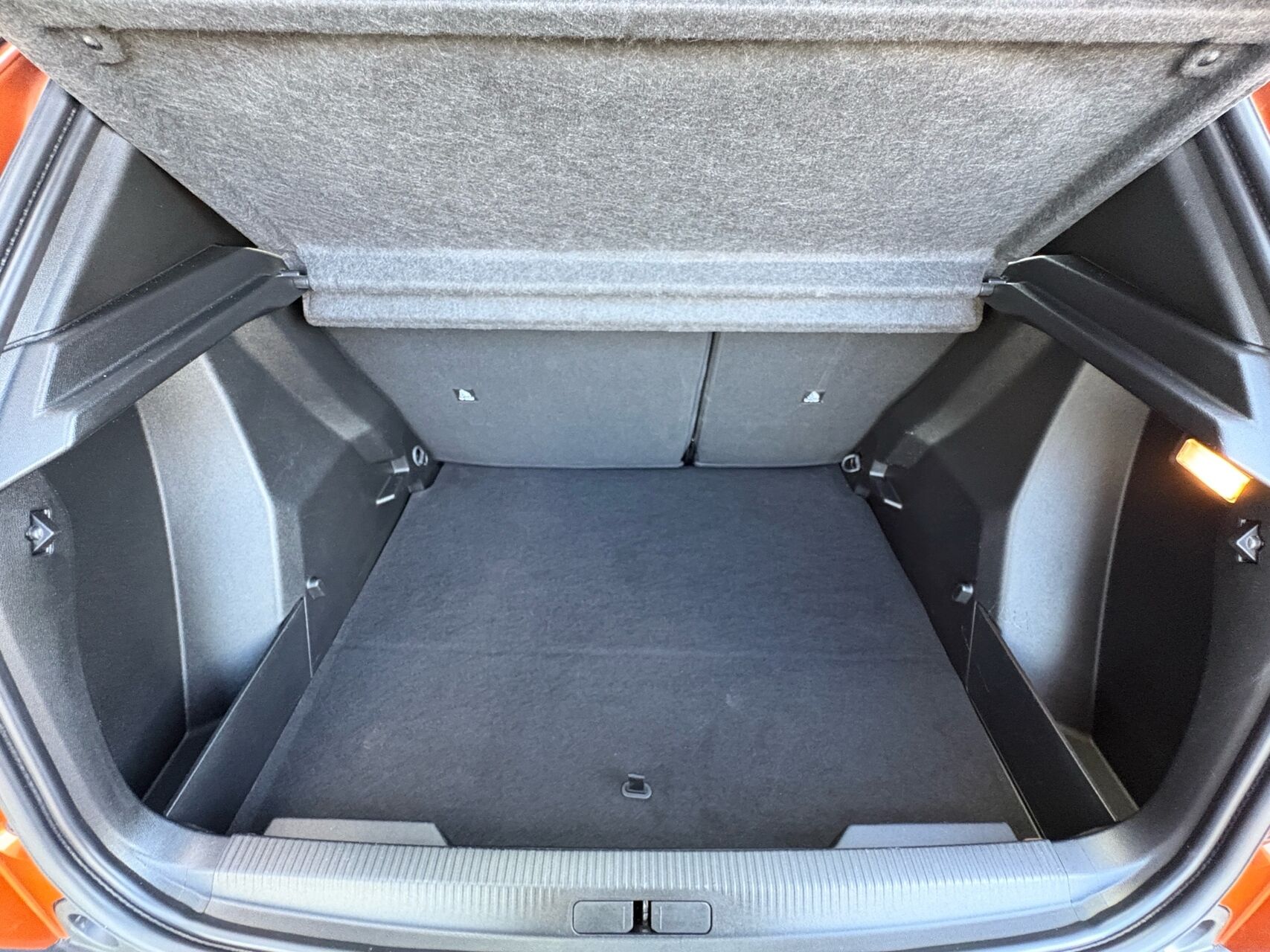 Billede af Peugeot e-2008 EL Active 136HK 5d Aut.