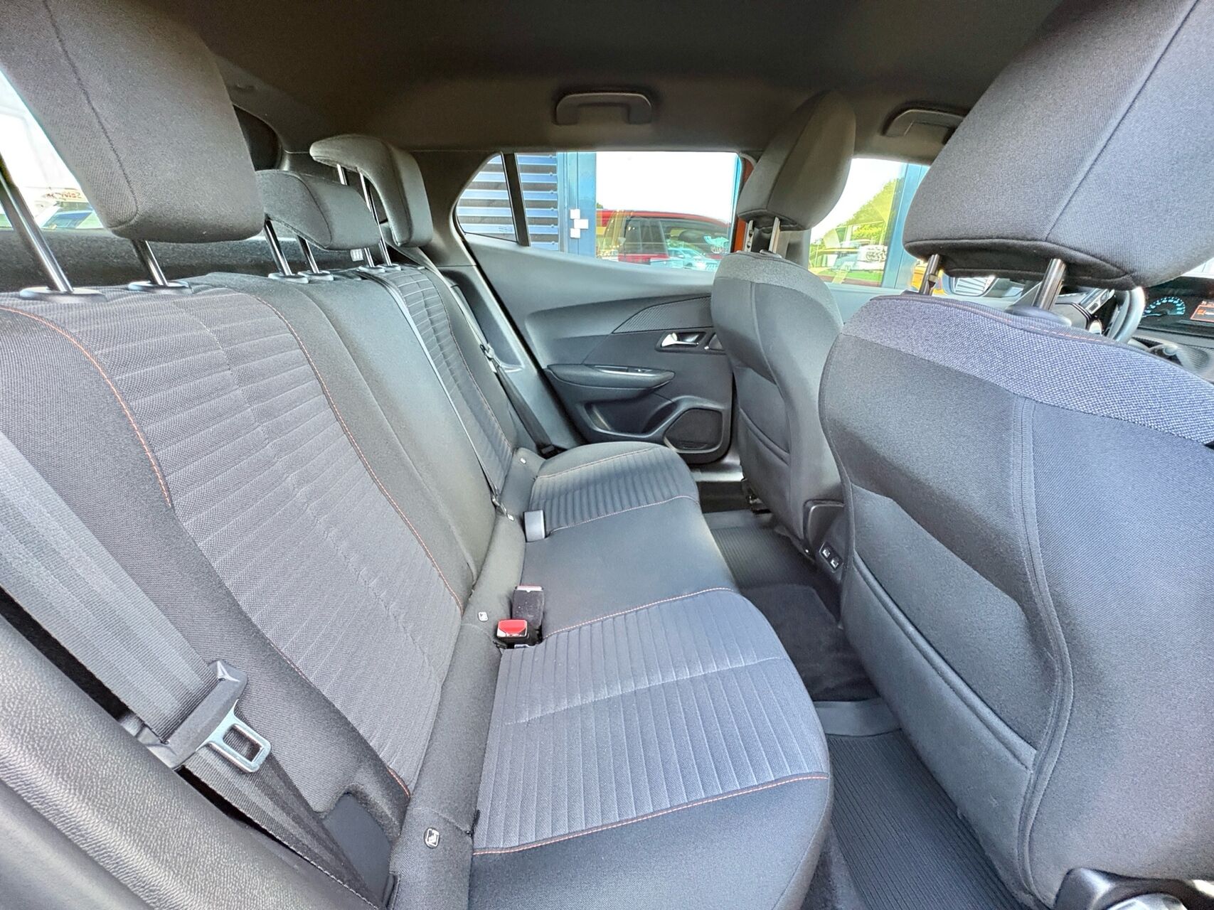 Billede af Peugeot e-2008 EL Active 136HK 5d Aut.