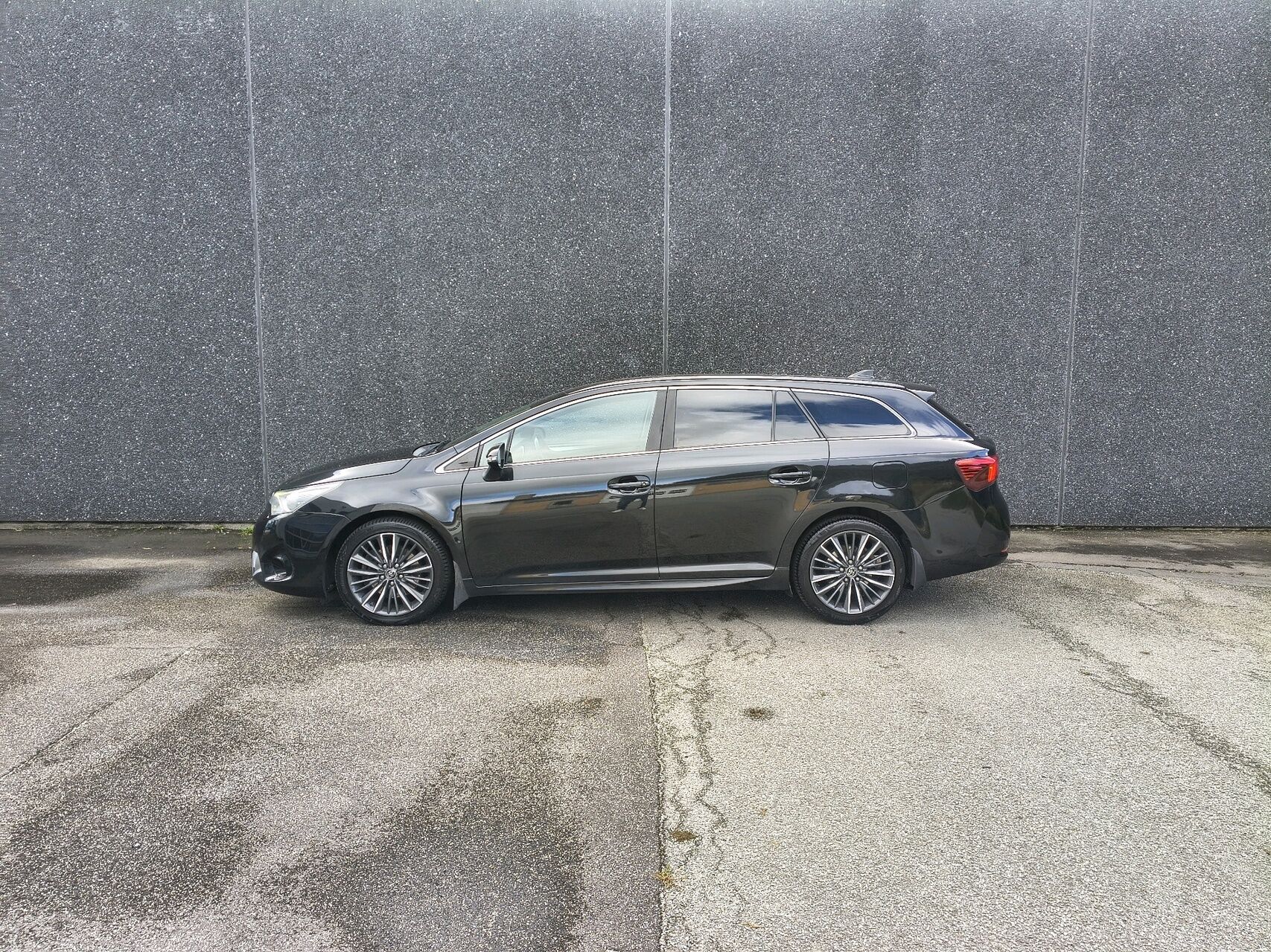 Billede af Toyota Avensis Touring Sports 2,0 D-4D T2 Premium 143HK Stc 6g