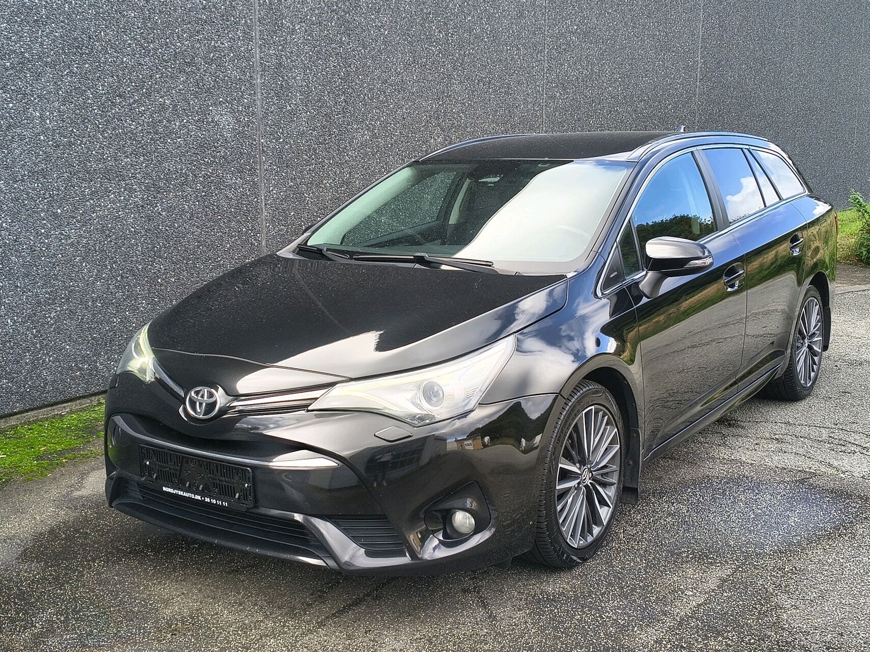 Billede af Toyota Avensis Touring Sports 2,0 D-4D T2 Premium 143HK Stc 6g