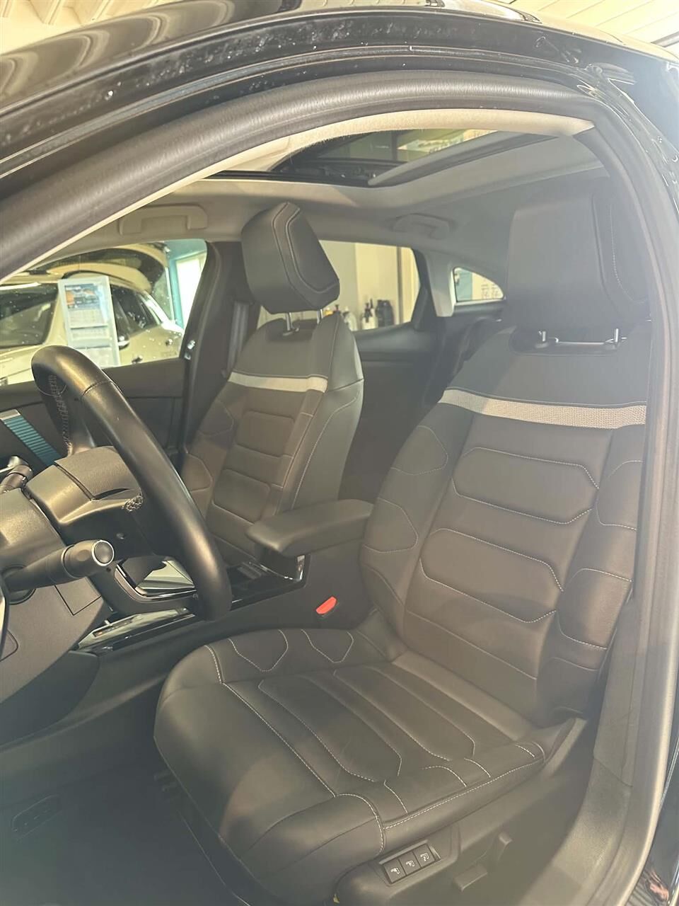 Billede af Citroën e-C4 EL Shine Sport 136HK 5d Aut.