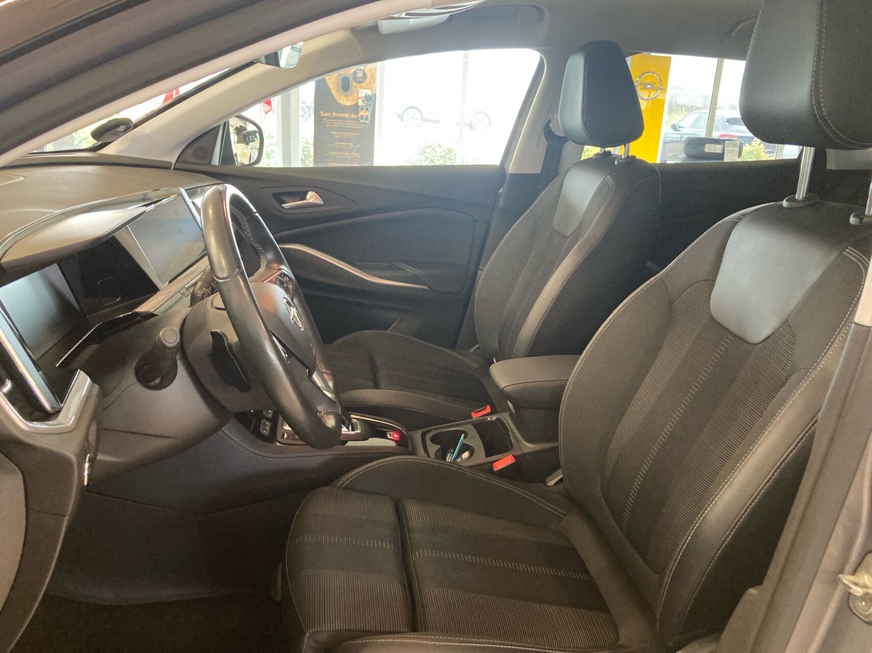 Billede af Opel Grandland 1,6 PHEV  Plugin-hybrid Ultimate EAT8 225HK 5d 8g Aut.