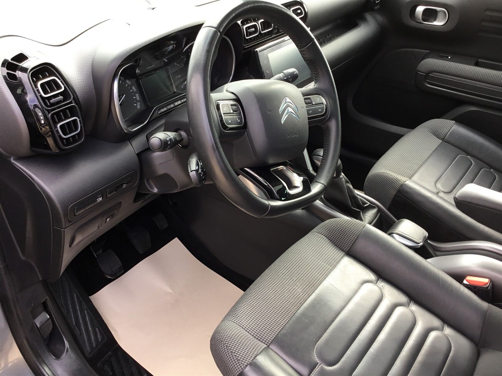 Billede af Citroën C3 Aircross 1,6 Blue HDi Shine start/stop 100HK 5d