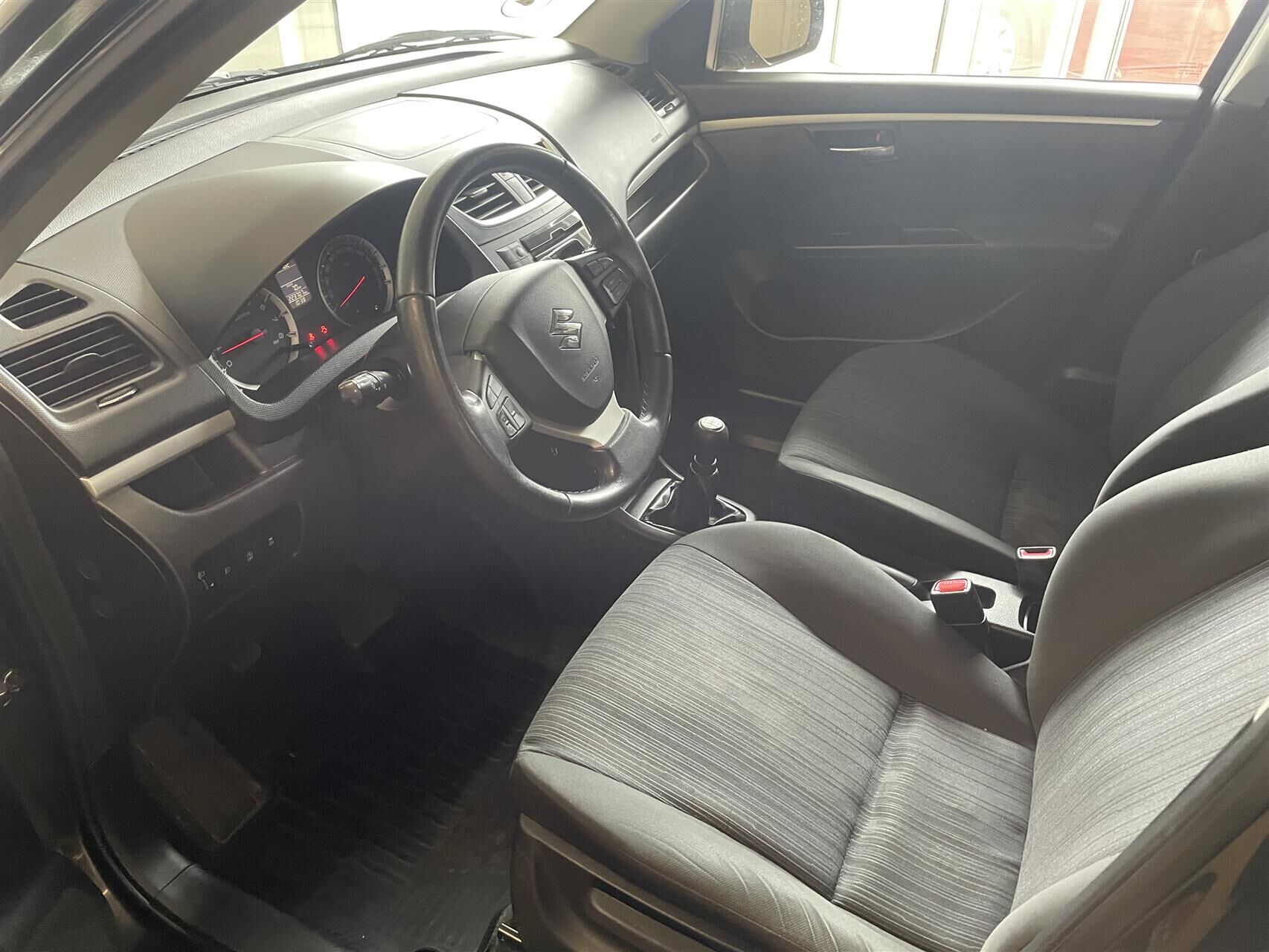 Billede af Suzuki Swift 1,2 Dualjet 16V Club 90HK 5d