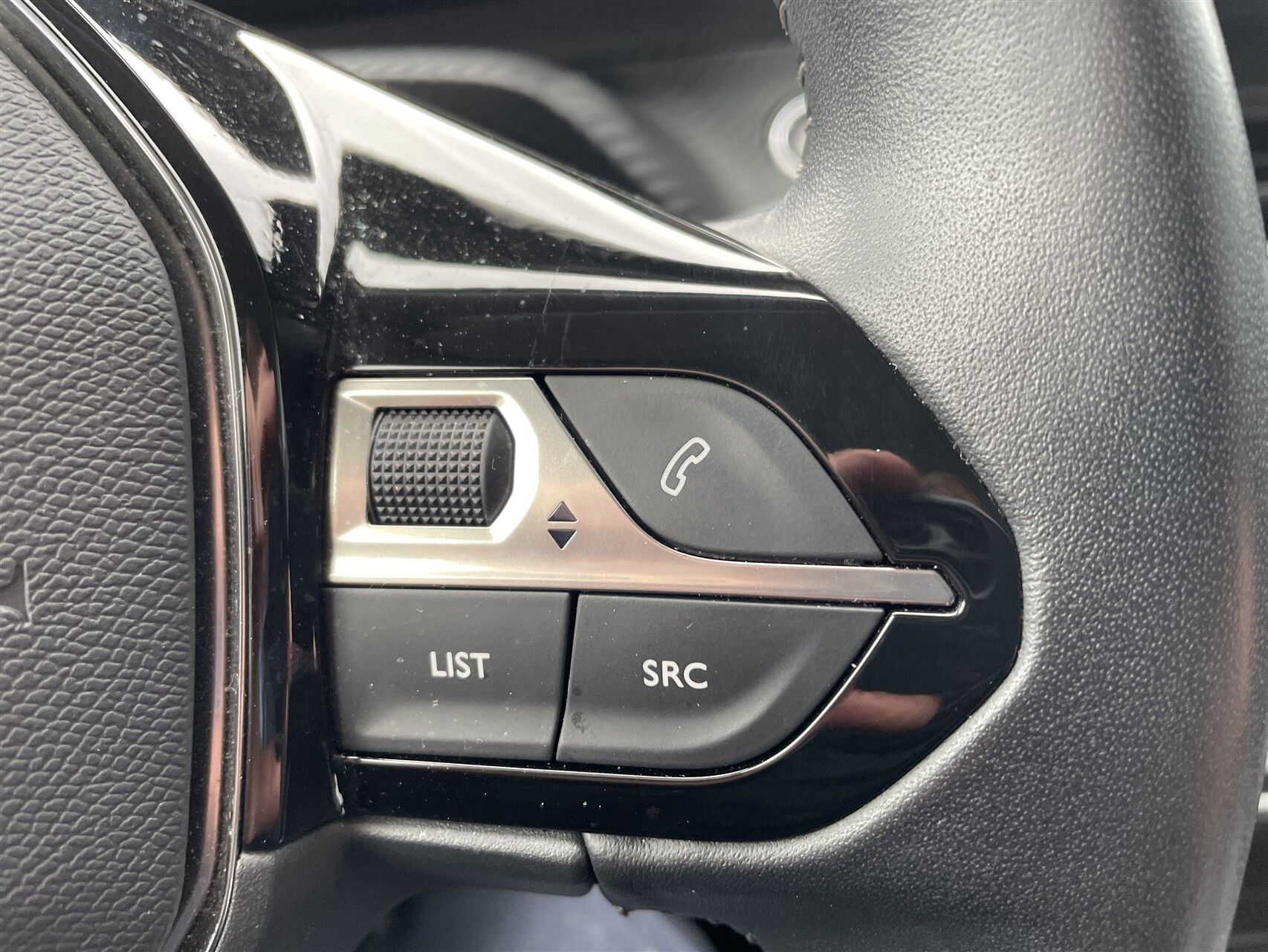 Billede af Peugeot 2008 1,2 PureTech Allure Pack 100HK 5d