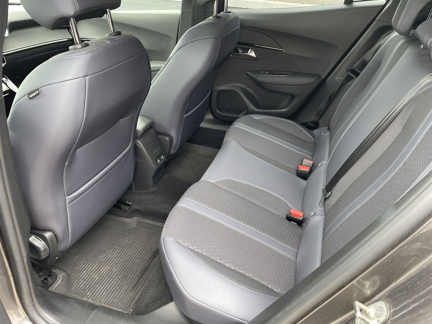 Billede af Peugeot 2008 1,2 PureTech Allure Pack 100HK 5d