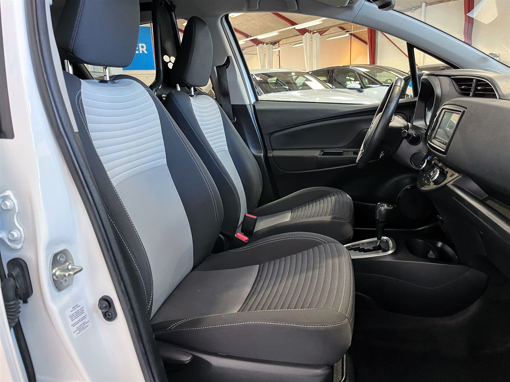 Billede af Toyota Yaris 1,5 Hybrid H3 Smartpakke E-CVT 100HK 5d Trinl. Gear