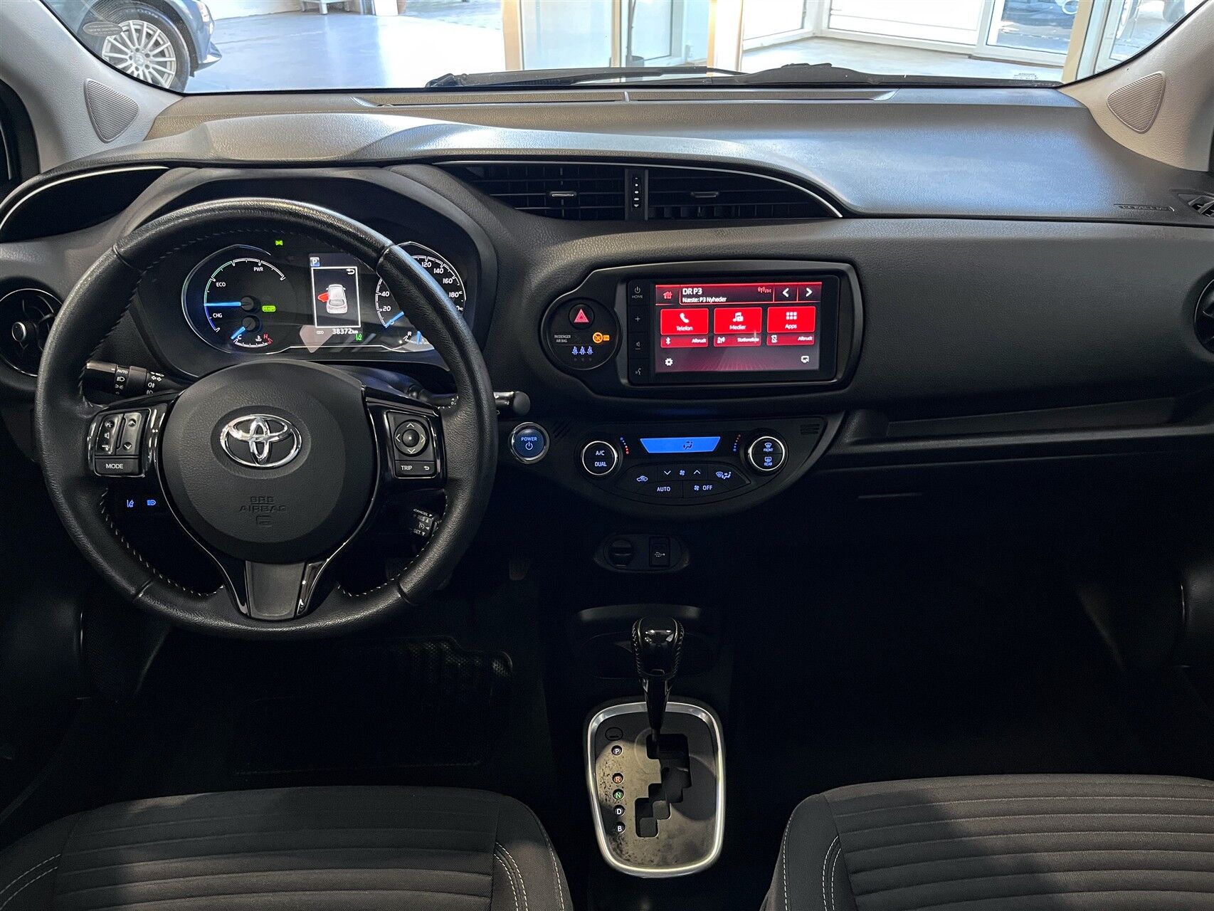 Billede af Toyota Yaris 1,5 Hybrid H3 Smartpakke E-CVT 100HK 5d Trinl. Gear