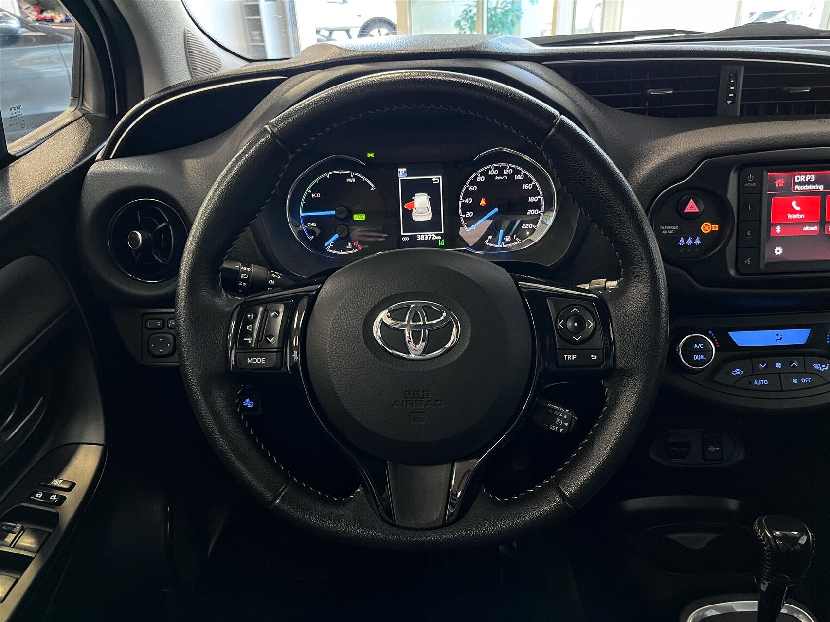 Billede af Toyota Yaris 1,5 Hybrid H3 Smartpakke E-CVT 100HK 5d Trinl. Gear