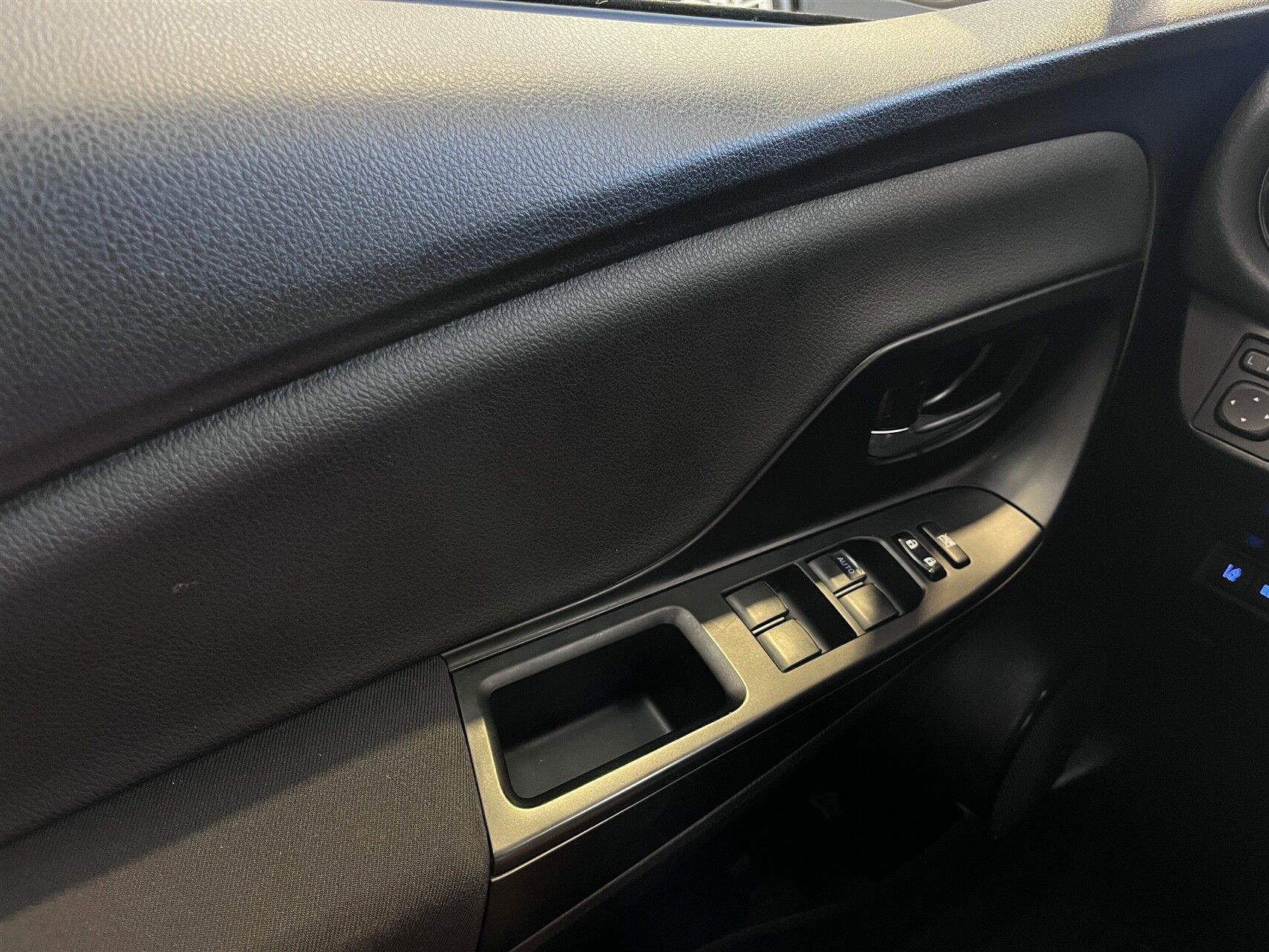 Billede af Toyota Yaris 1,5 Hybrid H3 Smartpakke E-CVT 100HK 5d Trinl. Gear