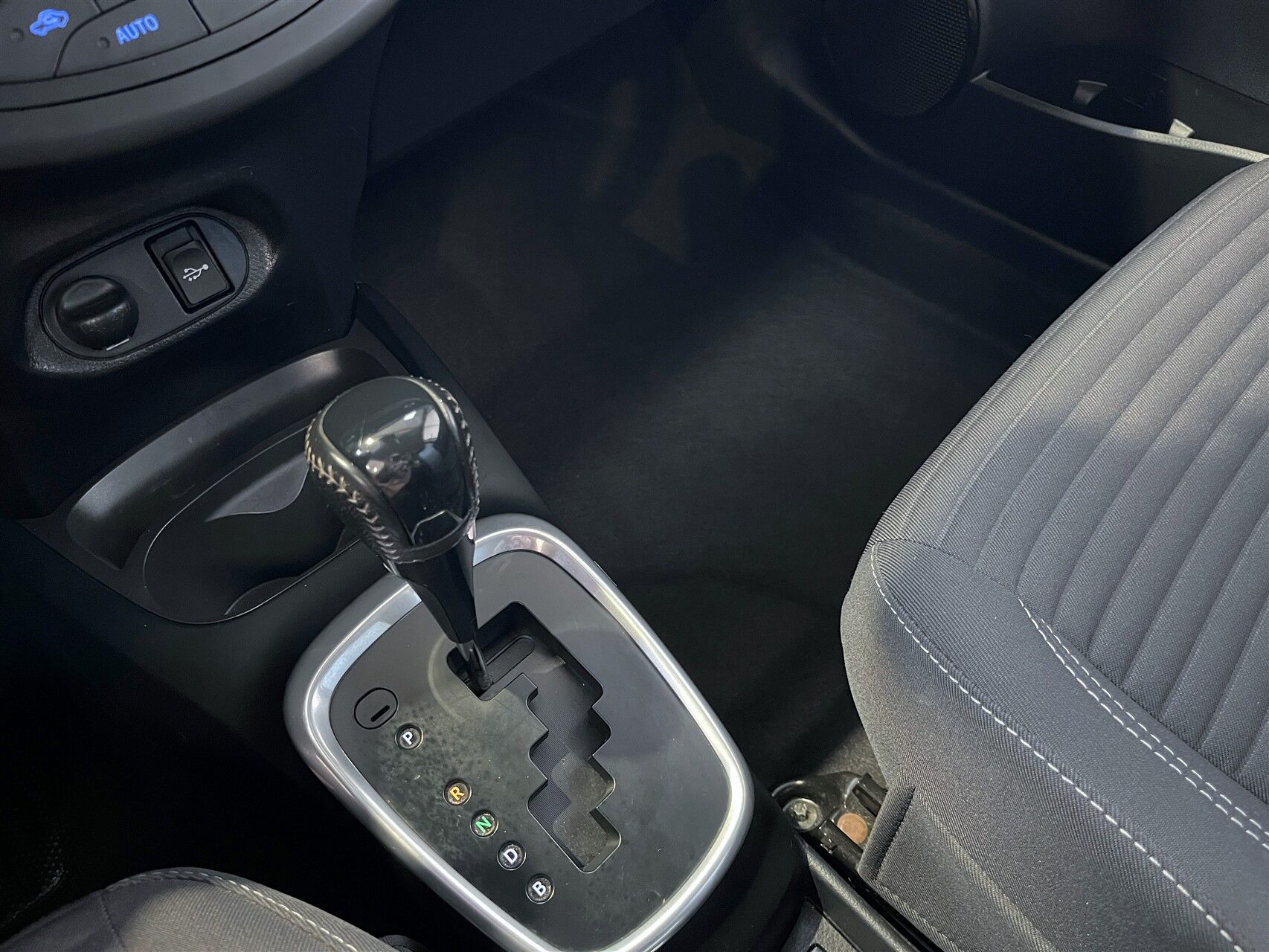 Billede af Toyota Yaris 1,5 Hybrid H3 Smartpakke E-CVT 100HK 5d Trinl. Gear