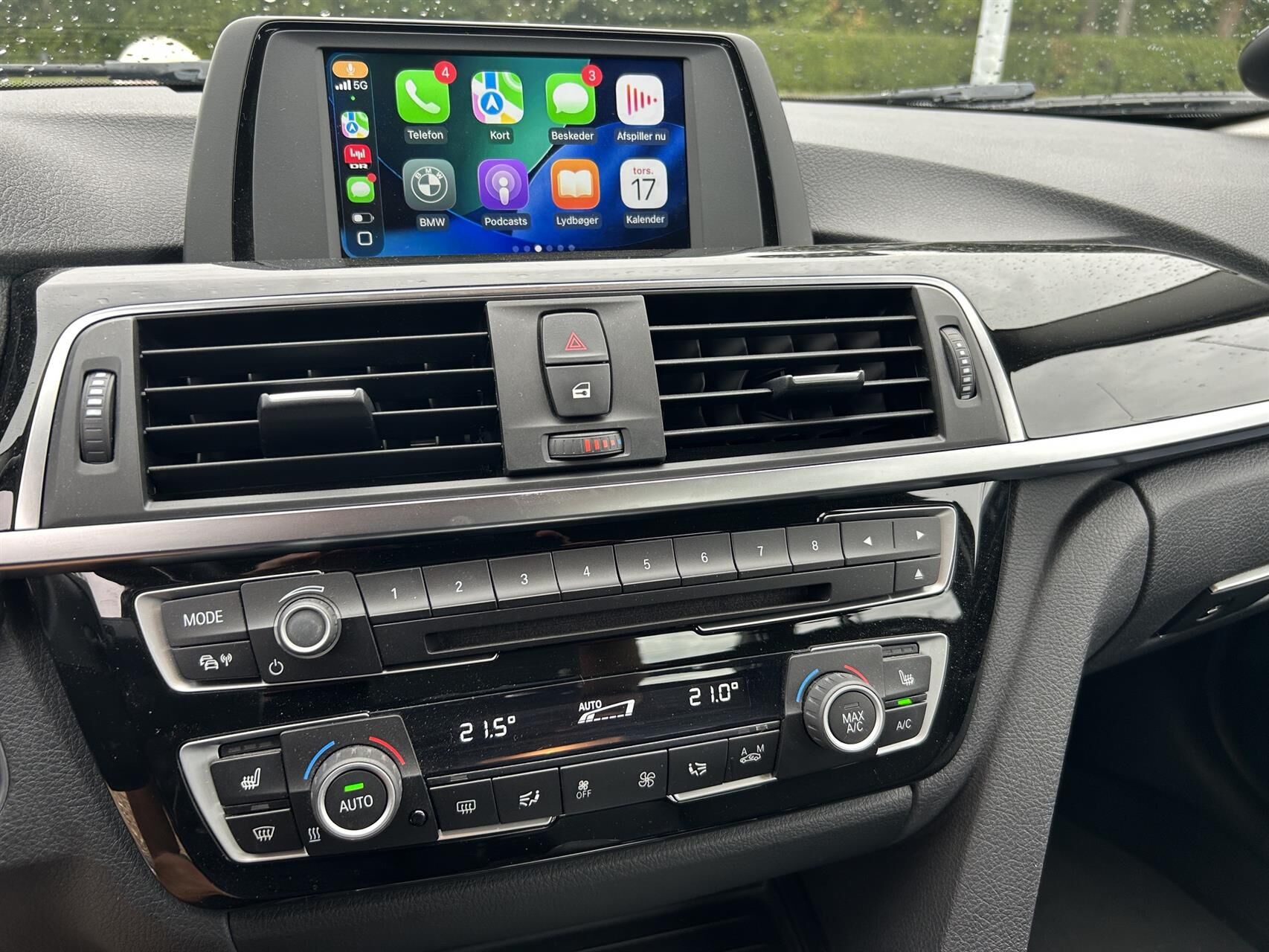 Billede af BMW 320d 2,0 D Connected 190HK 8g Aut.
