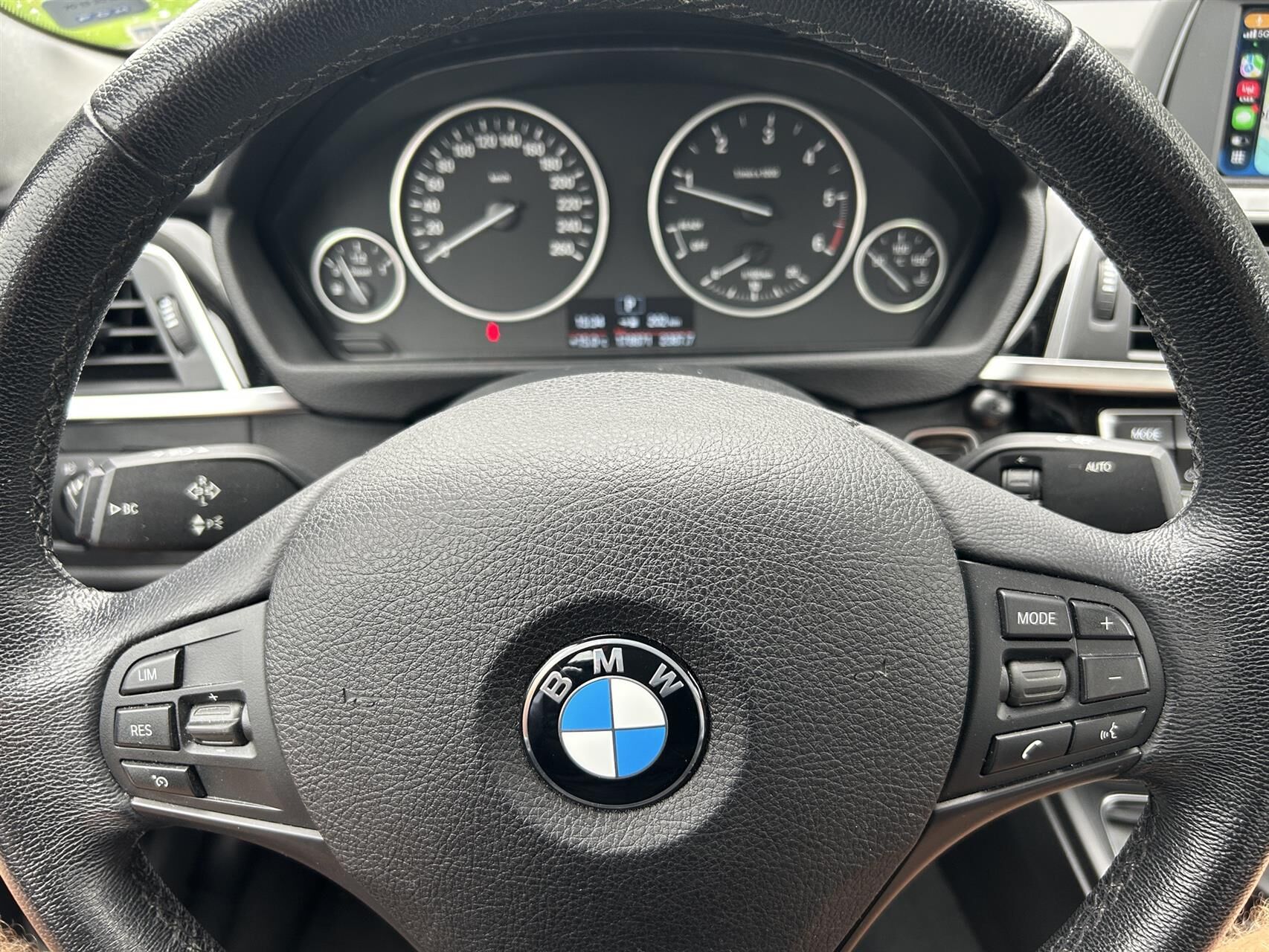 Billede af BMW 320d 2,0 D Connected 190HK 8g Aut.