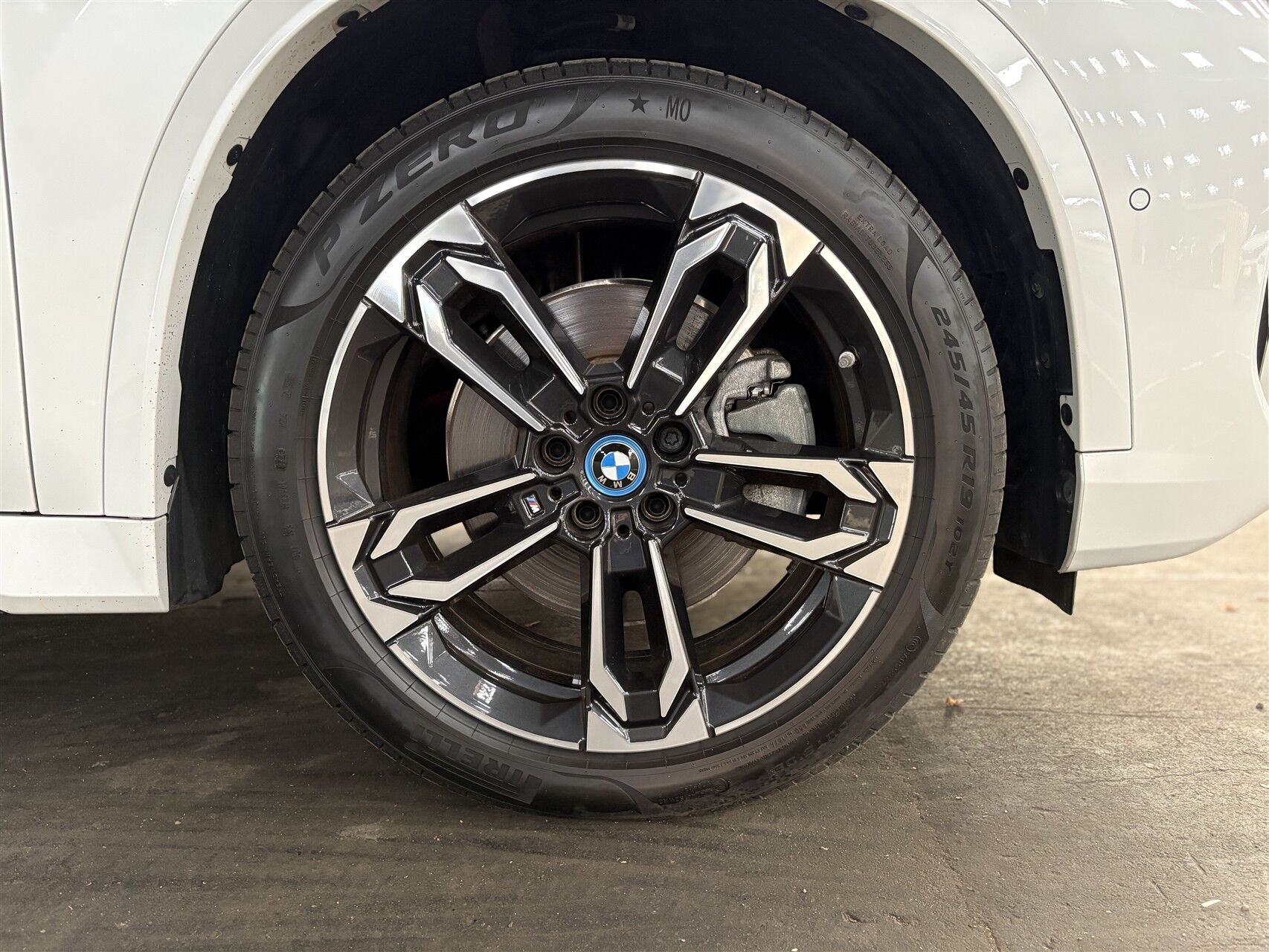 Billede af BMW iX1 xDrive30 EL M-Sport 4x4 313HK 5d Aut.