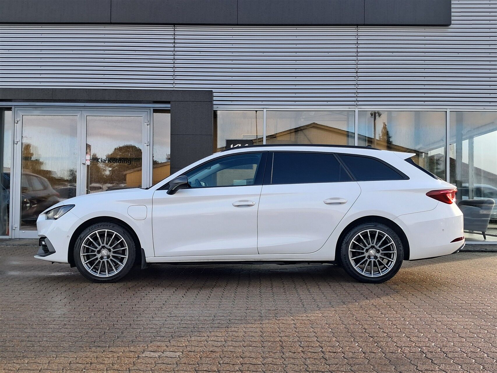 Billede af Seat Leon Sportstourer 1,4 e-Hybrid FR DSG 204HK Stc 6g Aut.