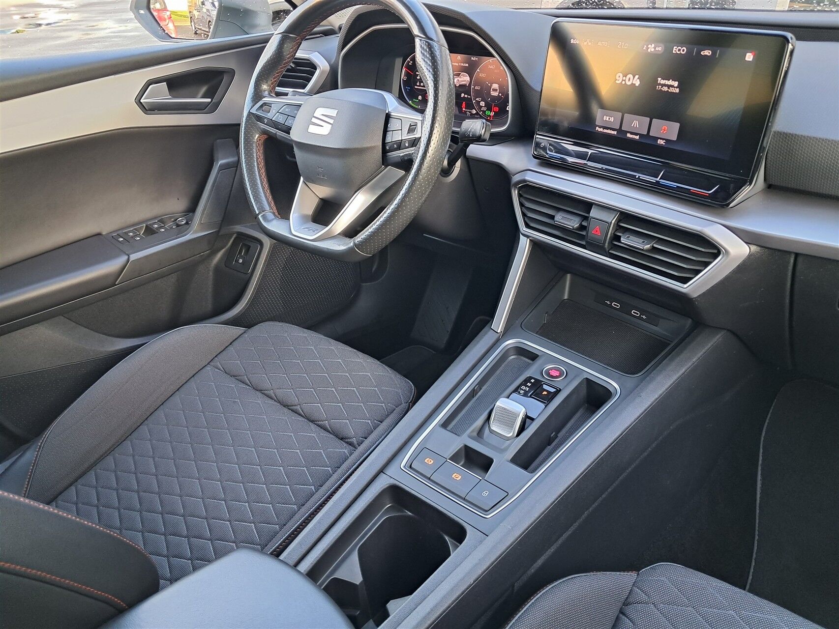 Billede af Seat Leon Sportstourer 1,4 e-Hybrid FR DSG 204HK Stc 6g Aut.