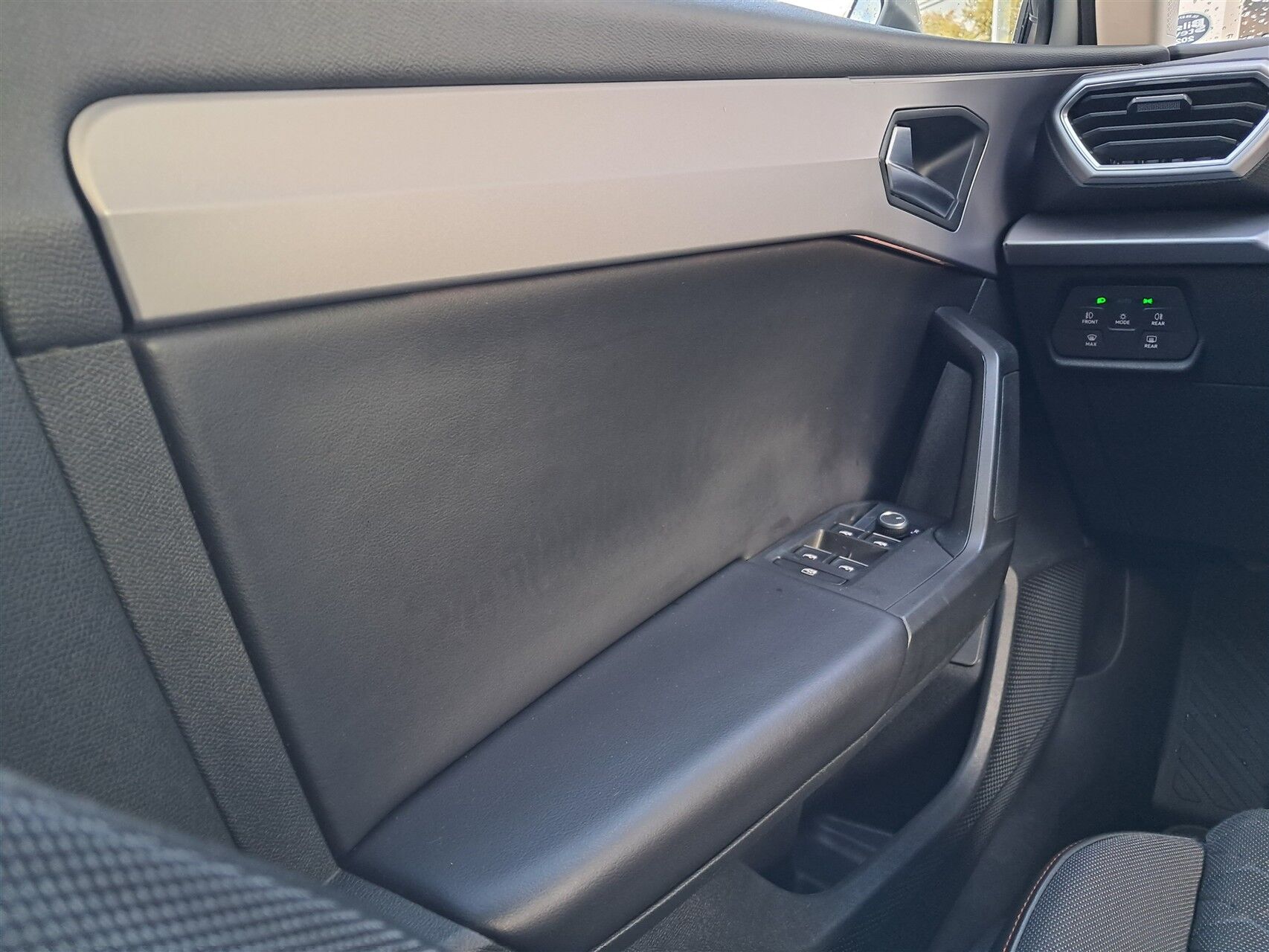 Billede af Seat Leon Sportstourer 1,4 e-Hybrid FR DSG 204HK Stc 6g Aut.