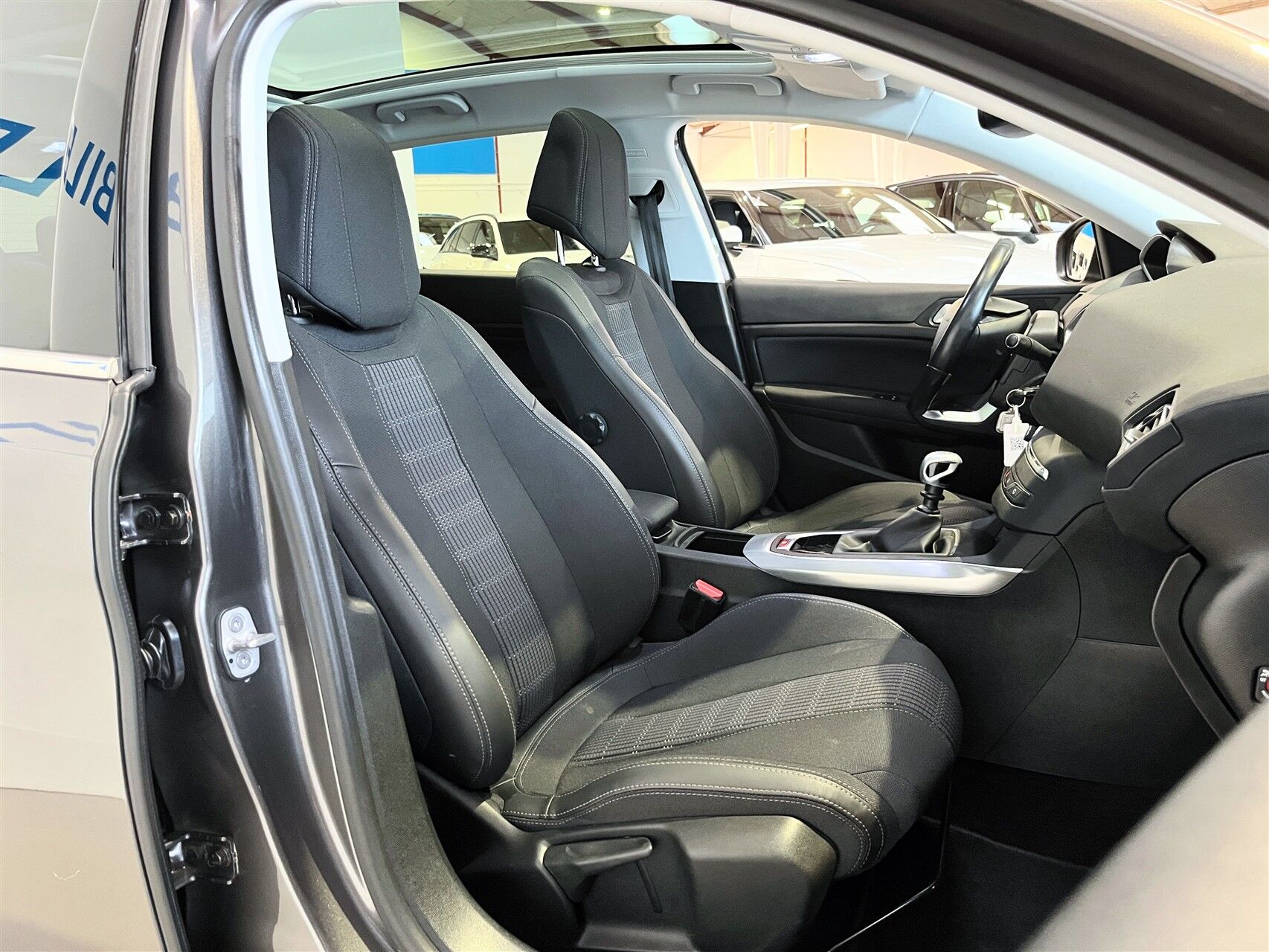 Billede af Peugeot 308 1,2 e-THP Selection Sky 130HK 5d