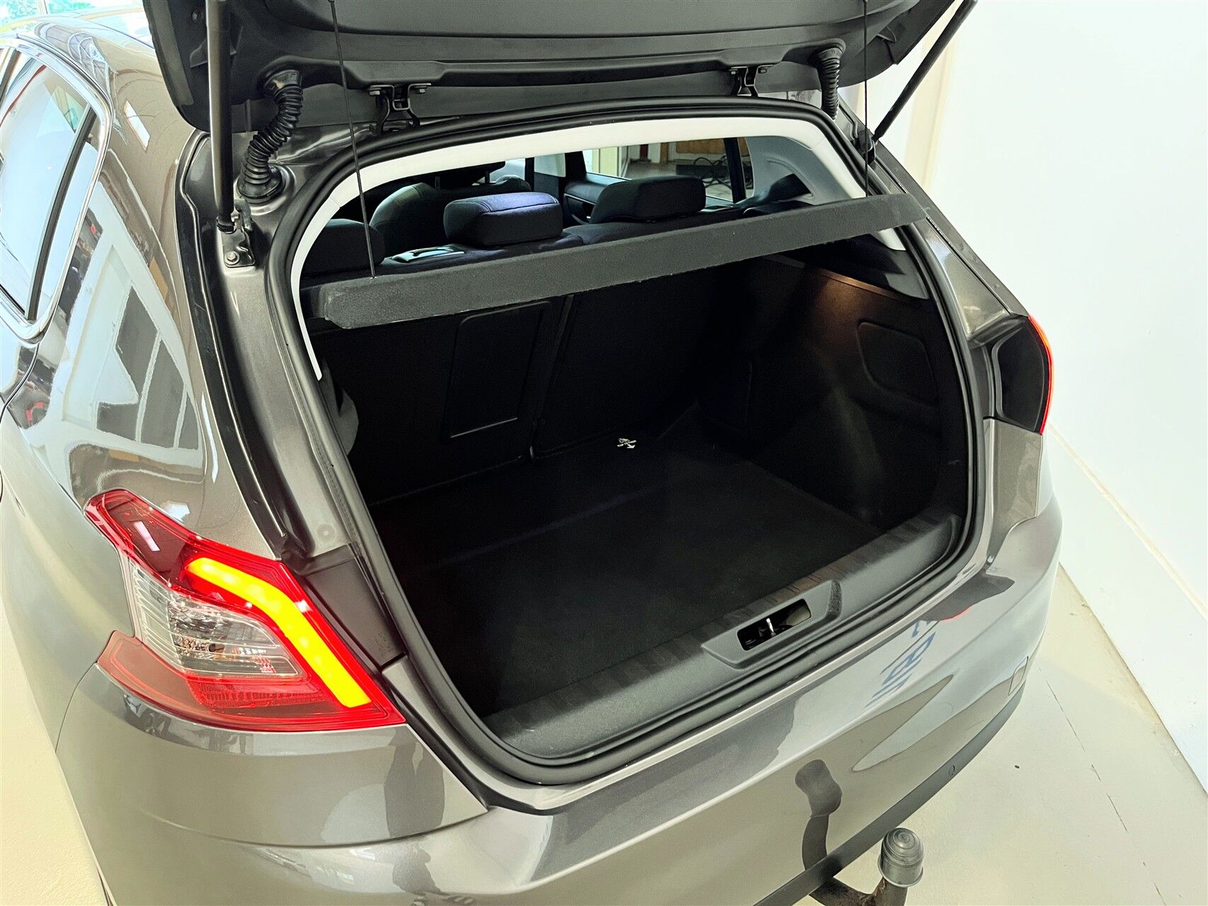 Billede af Peugeot 308 1,2 e-THP Selection Sky 130HK 5d