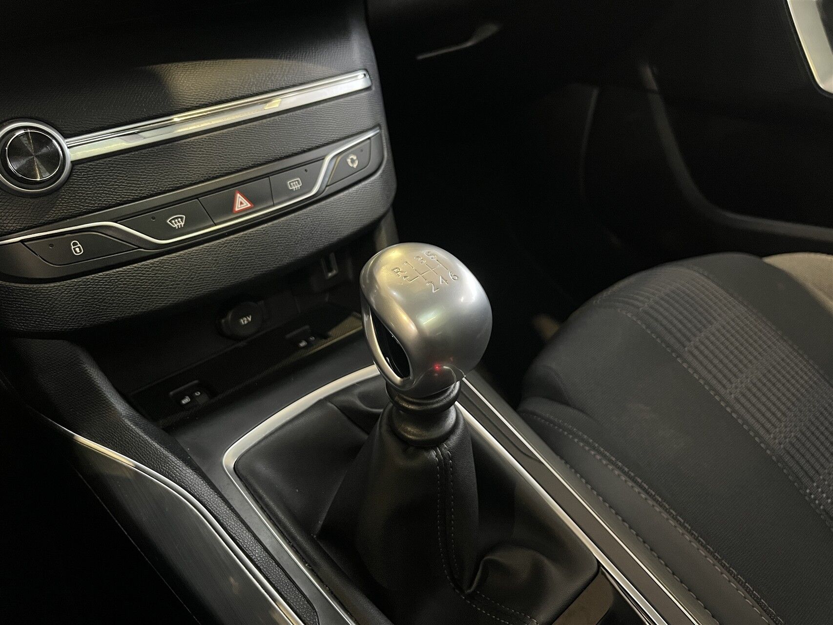 Billede af Peugeot 308 1,2 e-THP Selection Sky 130HK 5d