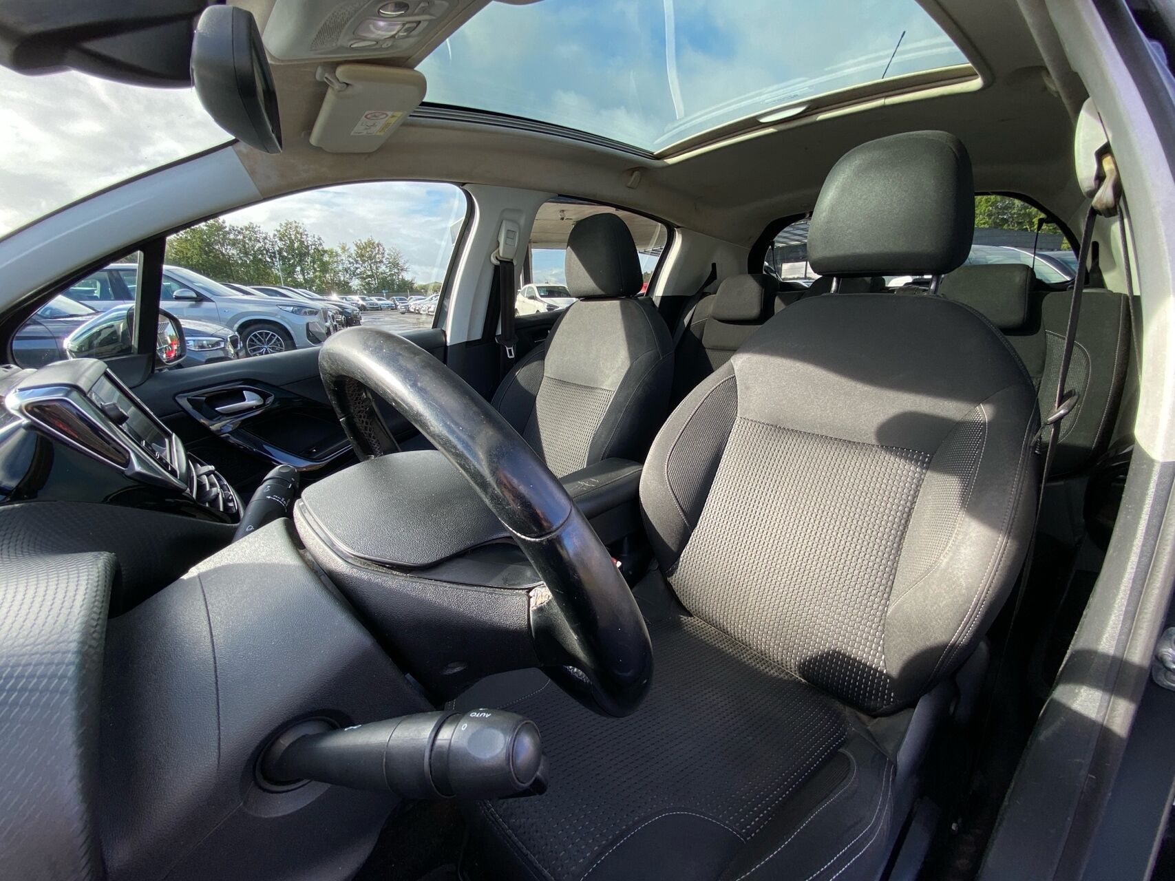 Billede af Peugeot 208 1,6 BlueHDi Desire Sky 100HK 5d