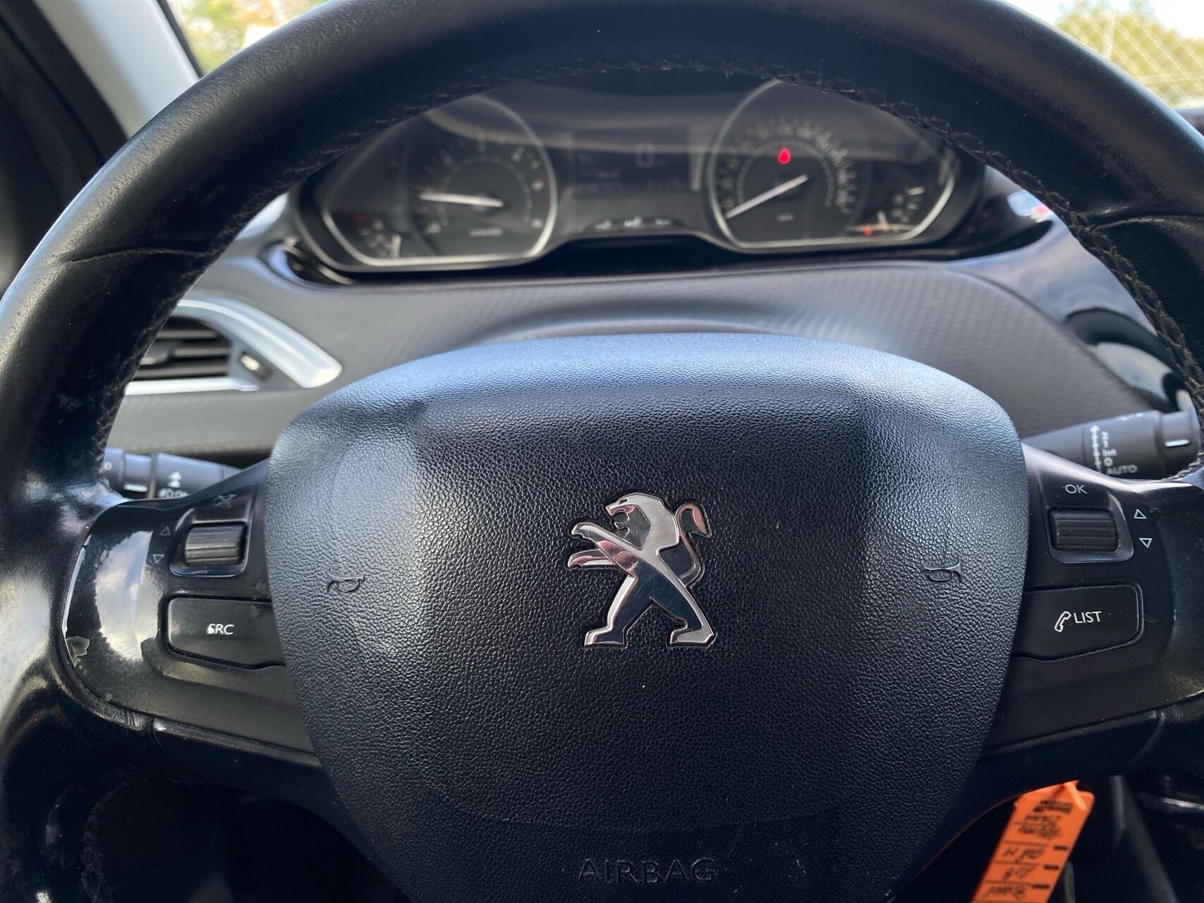 Billede af Peugeot 208 1,6 BlueHDi Desire Sky 100HK 5d