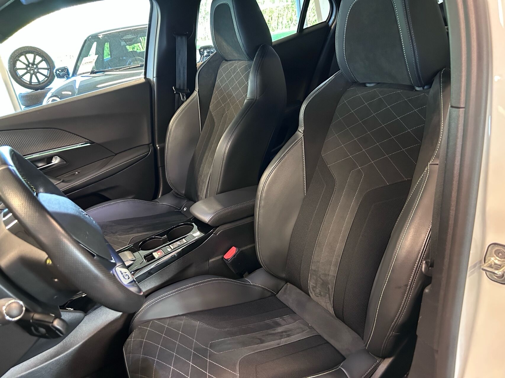 Billede af Peugeot e-2008 EL GT Pack 136HK 5d Aut.