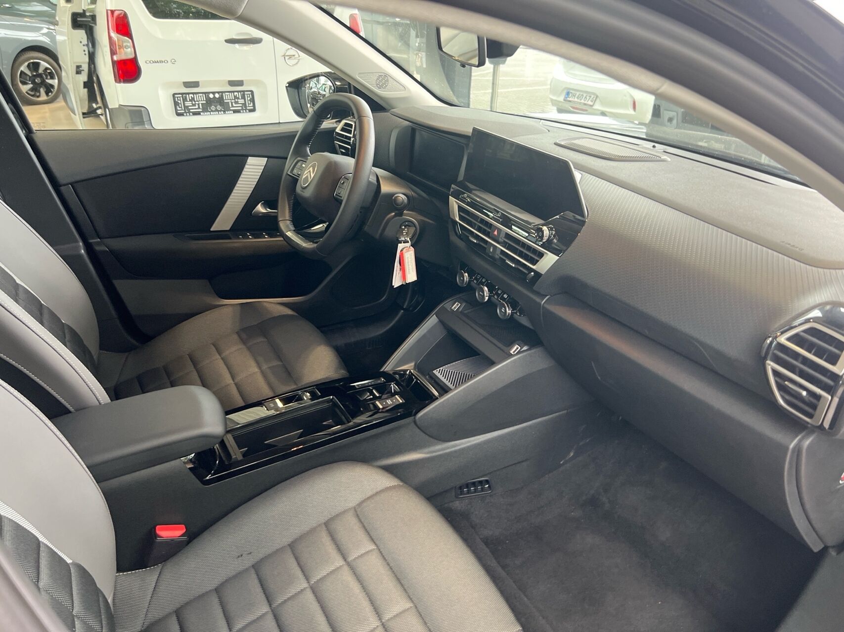 Billede af Citroën e-C4 EL You! 136HK 5d Aut.