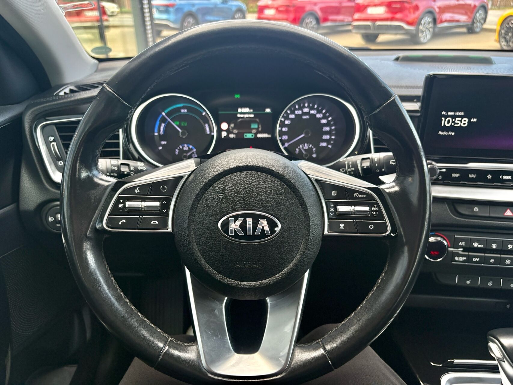 Billede af Kia Ceed SW 1,6 GDI PHEV  Plugin-hybrid Upgrade m/Plus DCT 141HK Stc 6g Aut.