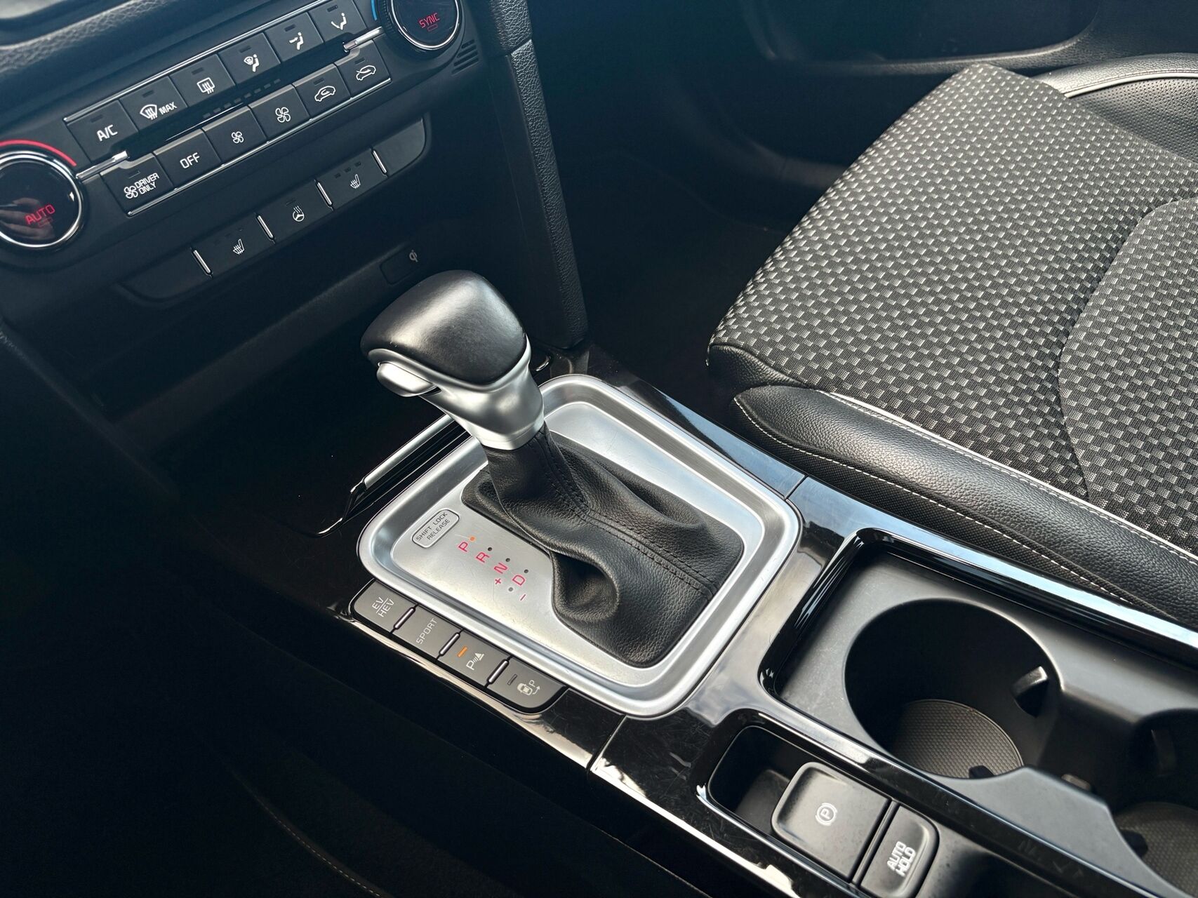 Billede af Kia Ceed SW 1,6 GDI PHEV  Plugin-hybrid Upgrade m/Plus DCT 141HK Stc 6g Aut.