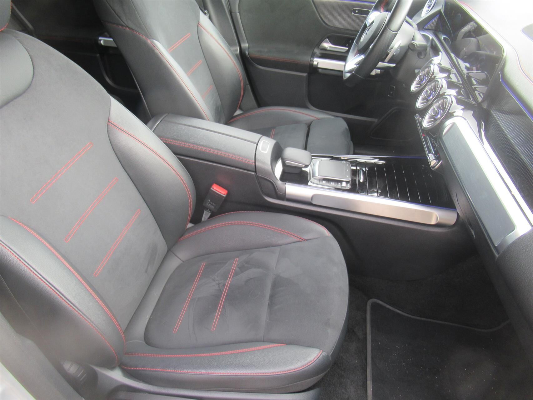 Billede af Mercedes-Benz EQB 300 EL AMG Line 4Matic 228HK 5d Aut.