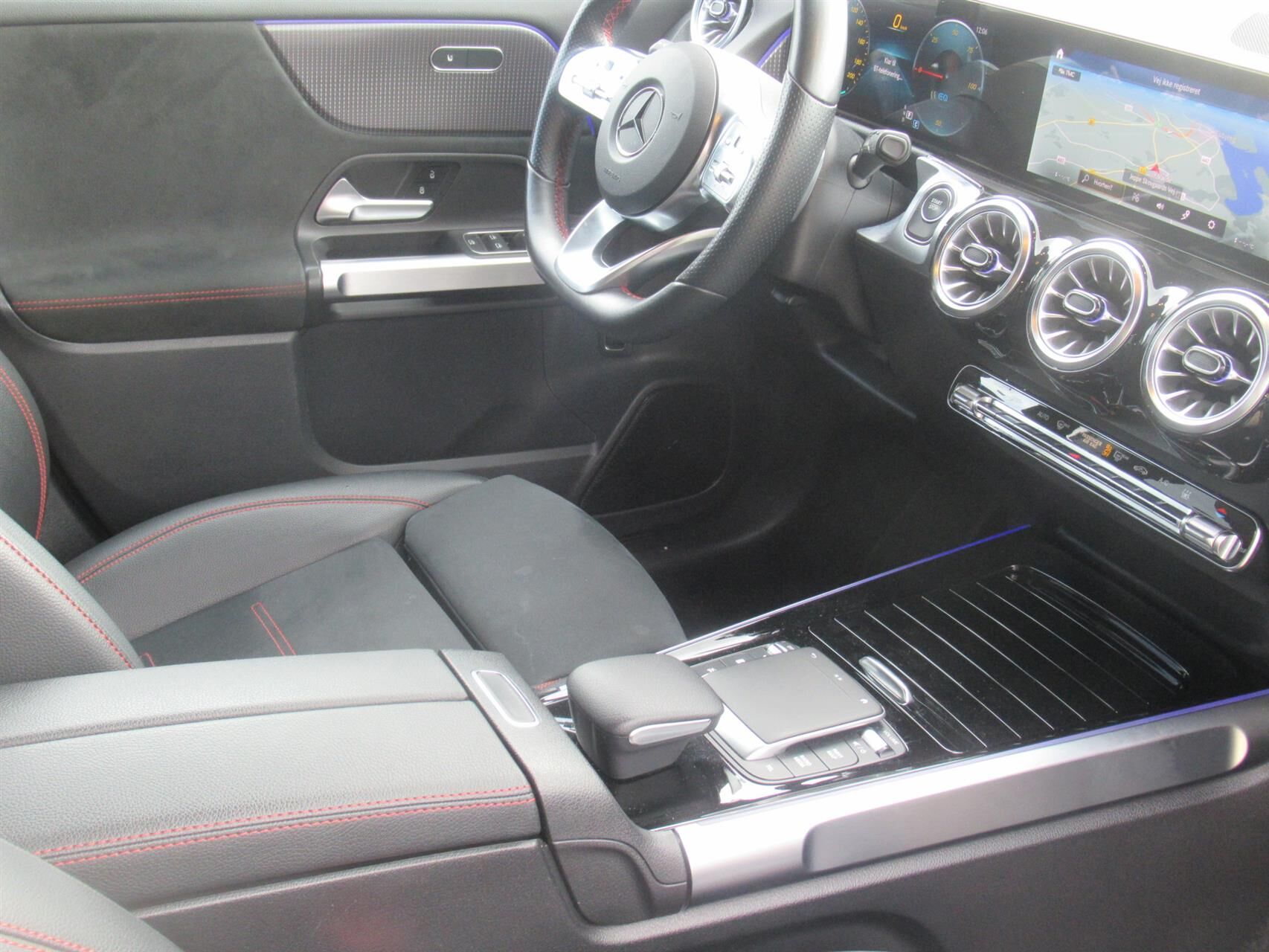 Billede af Mercedes-Benz EQB 300 EL AMG Line 4Matic 228HK 5d Aut.