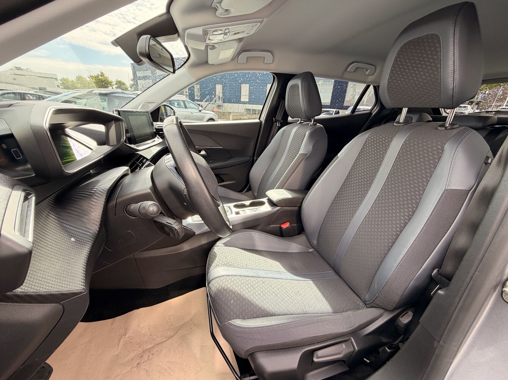 Billede af Peugeot 2008 1,5 BlueHDi Edition 210+ 100HK 5d 6g
