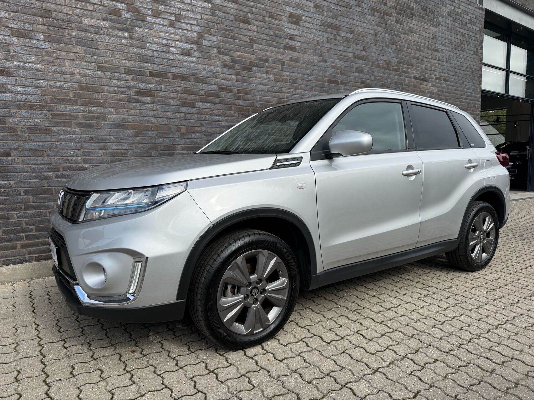 Billede af Suzuki Vitara 1,5 Hybrid Active AGS 102HK 5d 6g Aut.