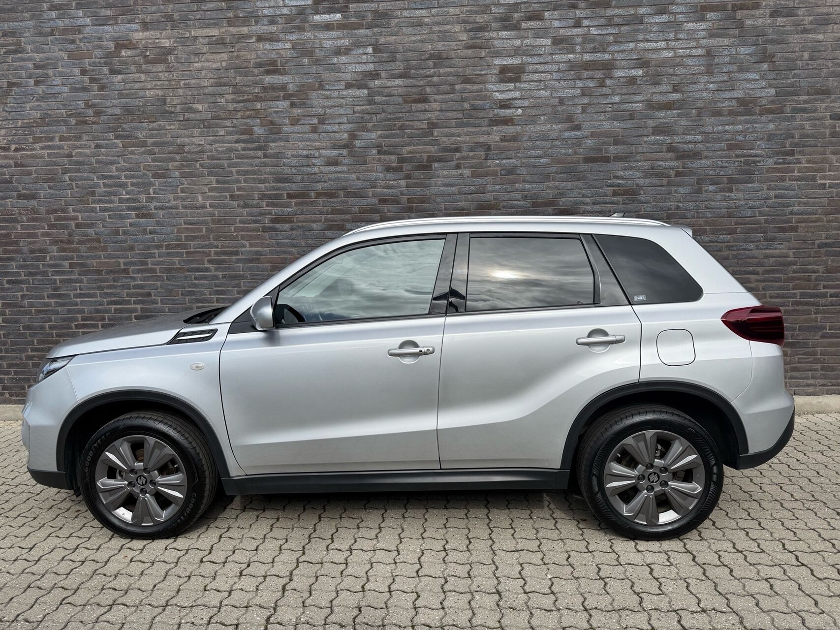 Billede af Suzuki Vitara 1,5 Hybrid Active AGS 102HK 5d 6g Aut.