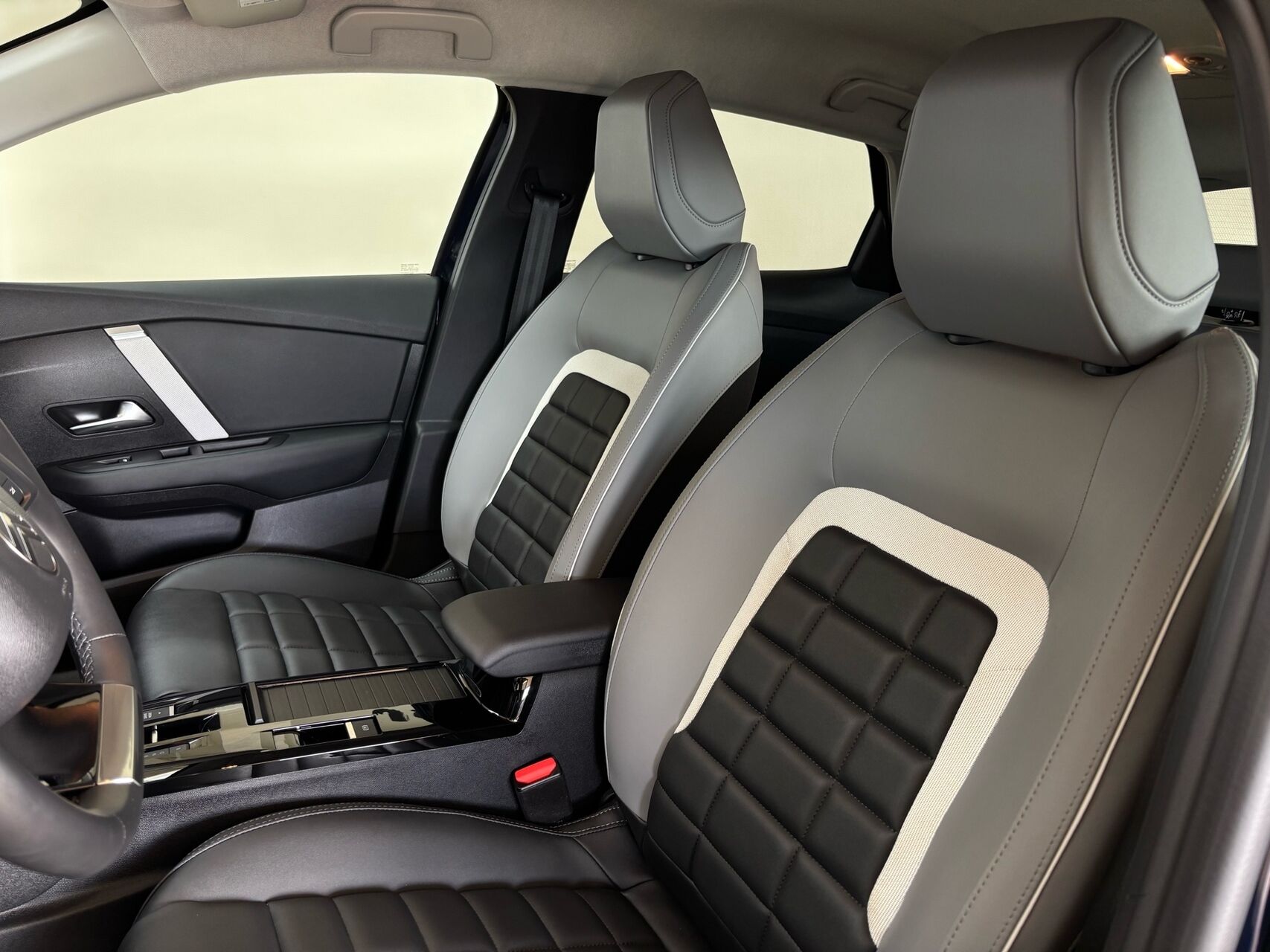Billede af Citroën e-C4 EL Max 156HK 5d Aut.
