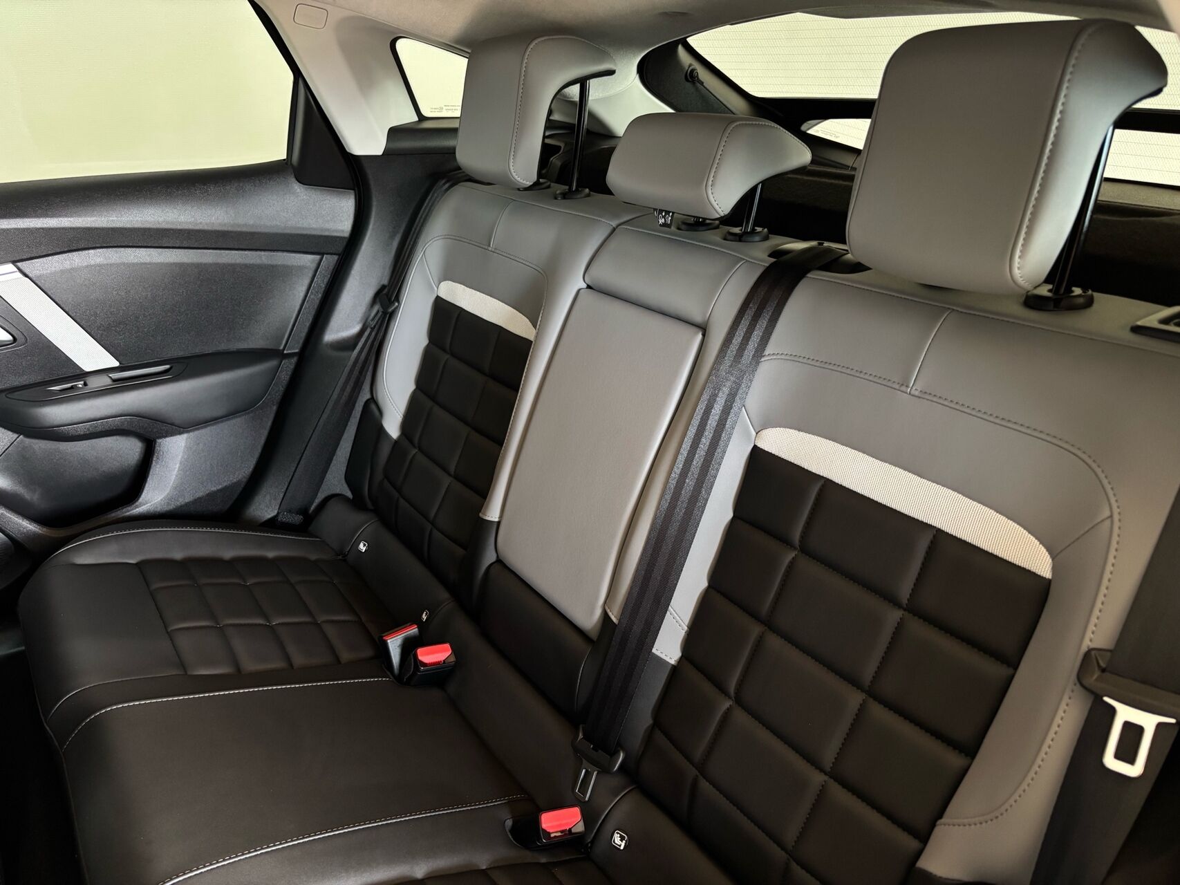 Billede af Citroën e-C4 EL Max 156HK 5d Aut.