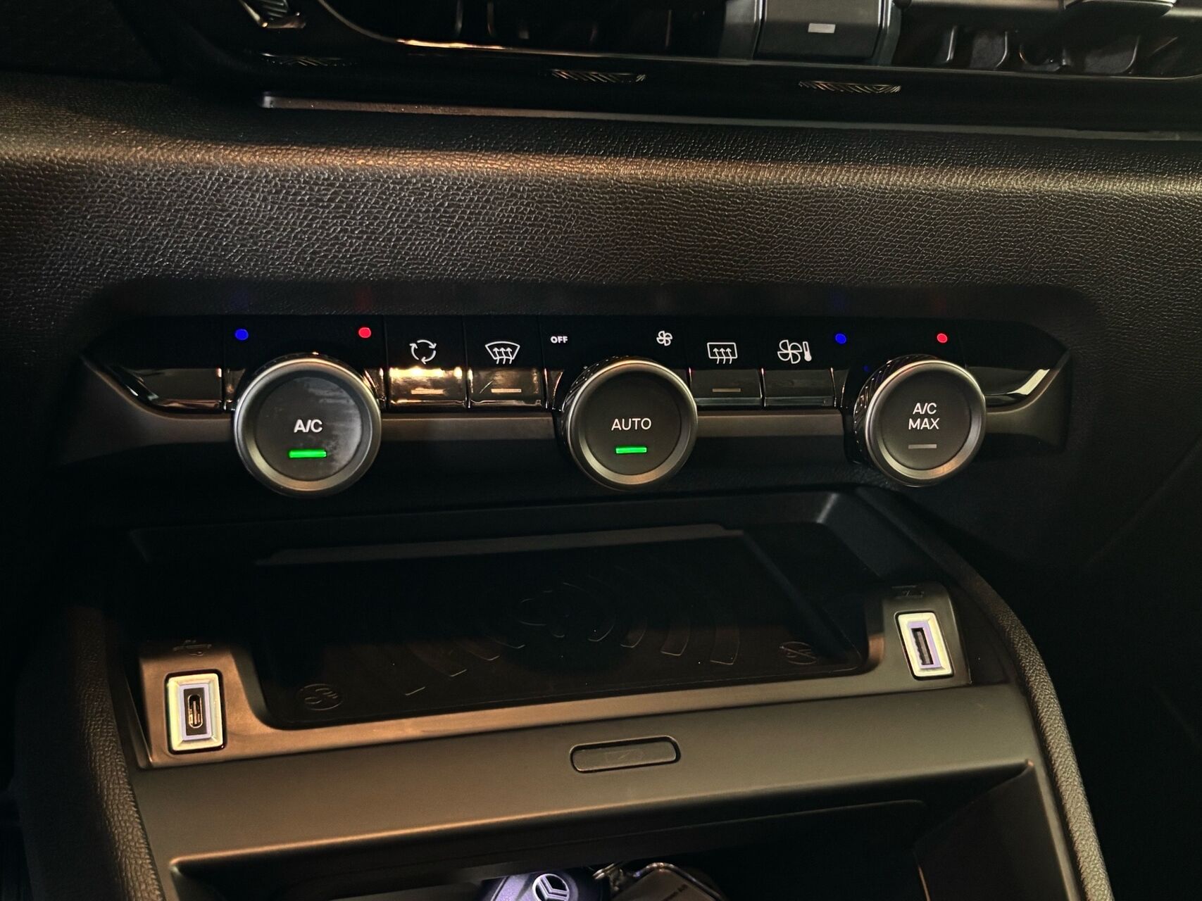 Billede af Citroën e-C4 EL Max 156HK 5d Aut.