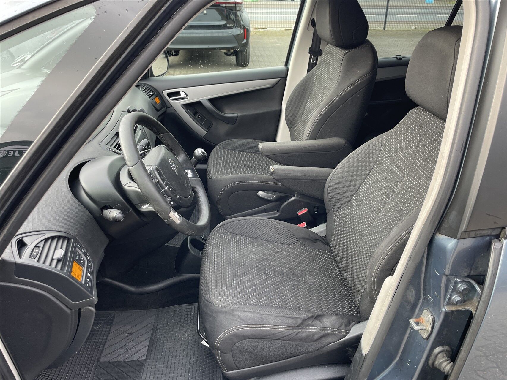 Billede af Citroën Grand C4 Picasso 1,6 HDI VTR Pack 110HK
