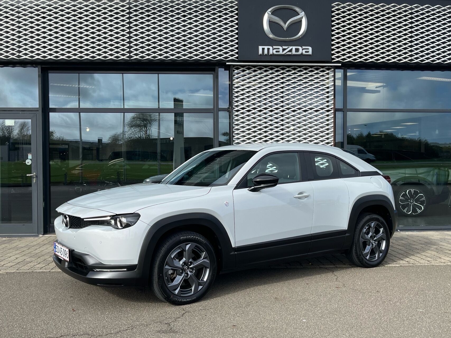 Billede af Mazda MX-30 0,8 e-Skyactiv R-EV  Plugin-hybrid Exclusive-Line 170HK 5d Trinl. Gear