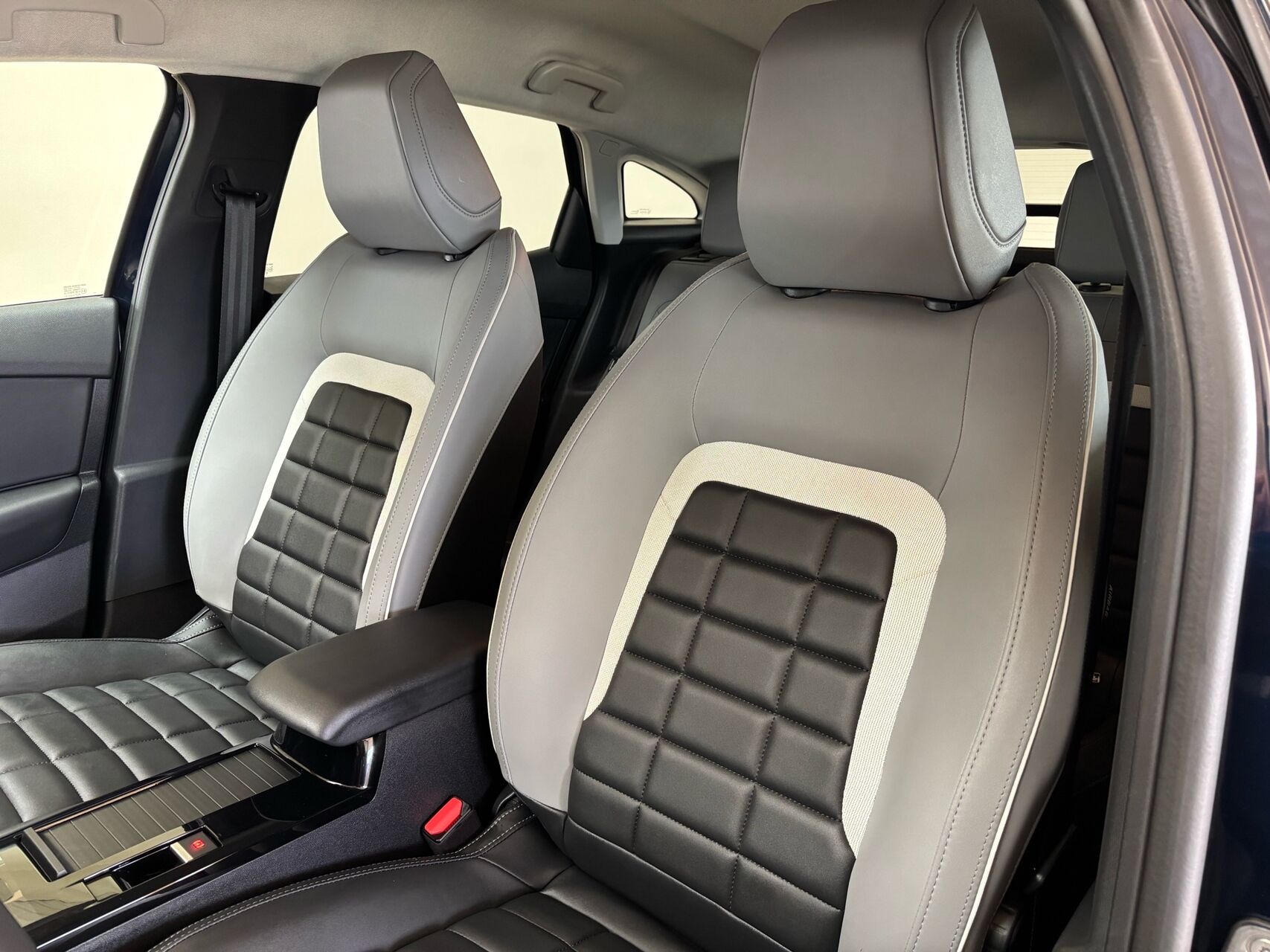 Billede af Citroën e-C4 EL Max 156HK 5d Aut.