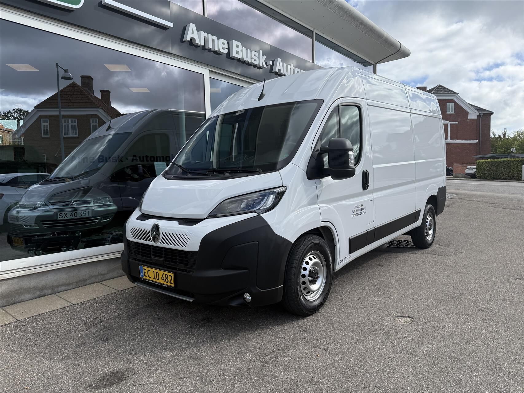 Billede af Citroën Jumper 35 L2H2 2,2 Blue HDi Masterline EAT8 180HK Van 8g Aut.