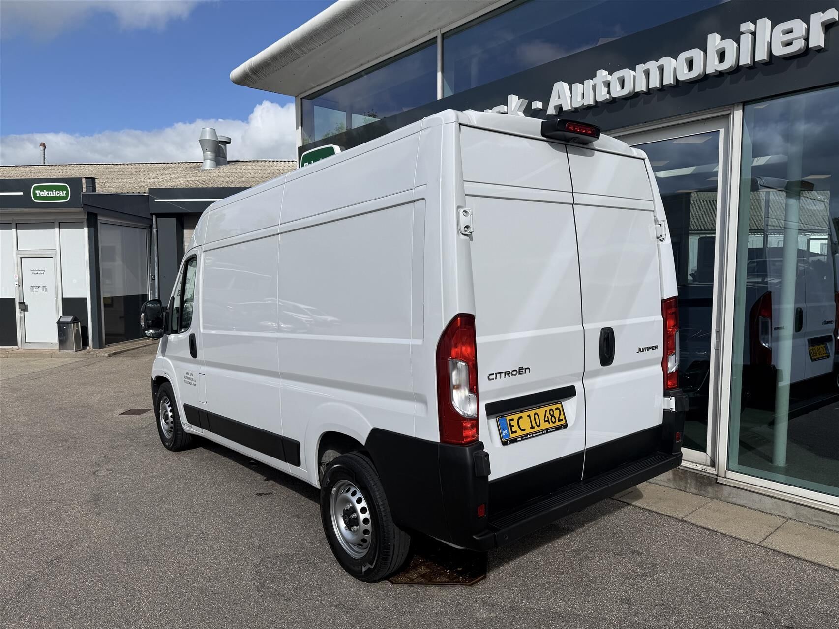 Billede af Citroën Jumper 35 L2H2 2,2 Blue HDi Masterline EAT8 180HK Van 8g Aut.