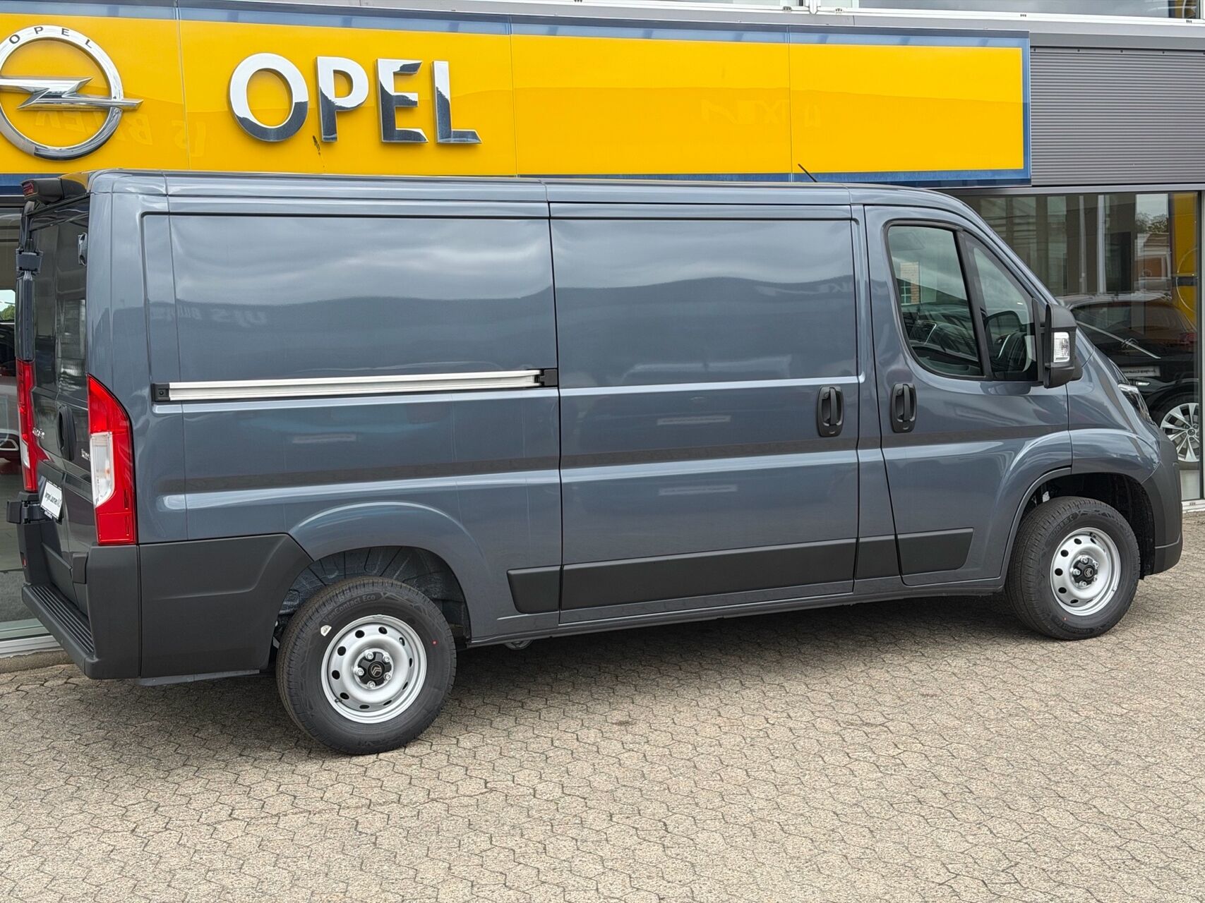 Billede af Citroën Jumper 35H L2H2 2,2 Blue HDi Masterline EAT8 180HK Van 8g Aut.