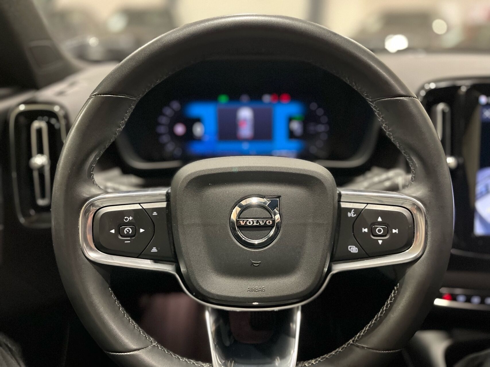Billede af Volvo XC40 Recharge Twin Plus AWD 408HK 5d Aut.