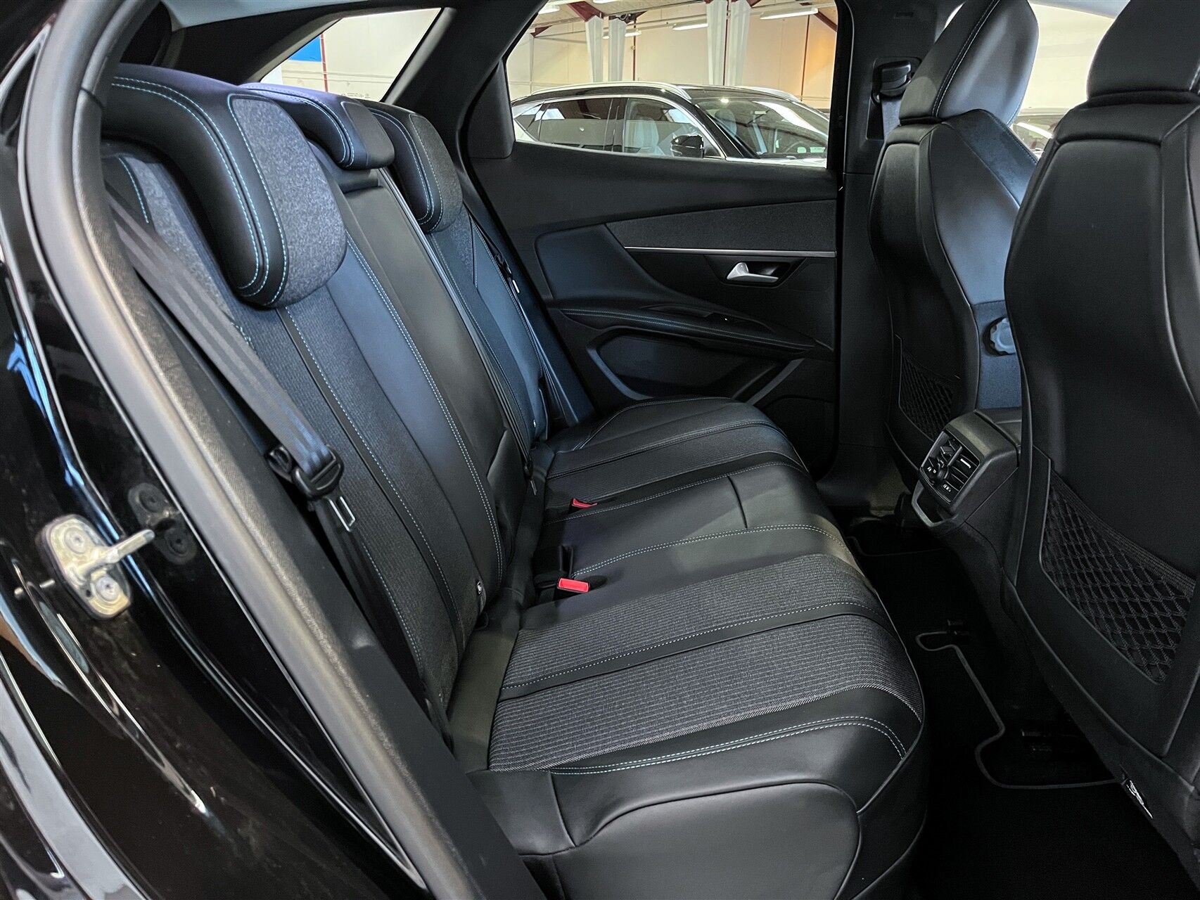 Billede af Peugeot 3008 1,6 PureTech  Plugin-hybrid Allure Pack EAT8 225HK 5d 8g Aut.
