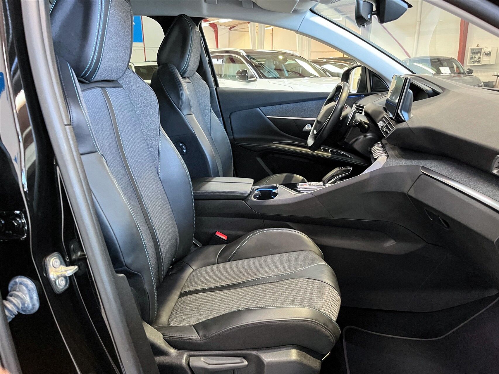 Billede af Peugeot 3008 1,6 PureTech  Plugin-hybrid Allure Pack EAT8 225HK 5d 8g Aut.
