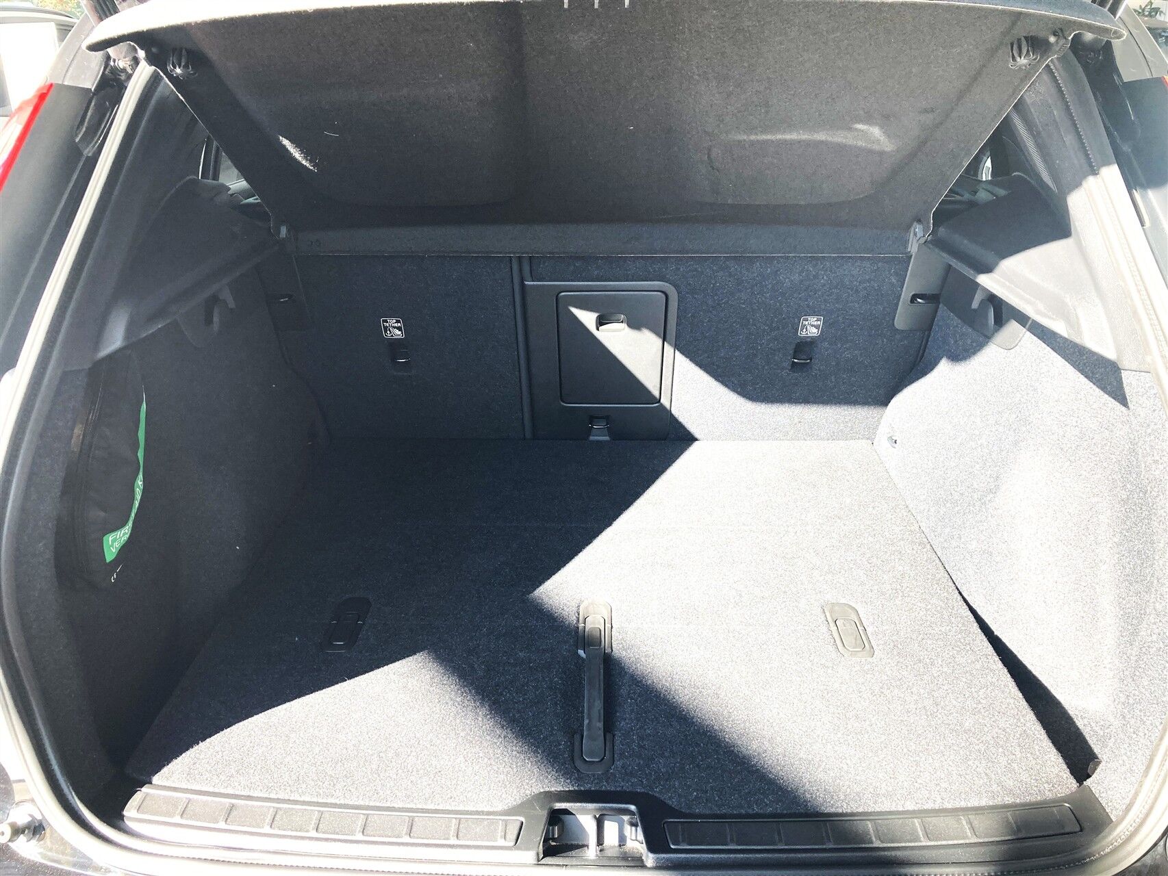 Billede af Volvo EX40 Single Motor Extended Range Black Edition 252HK 5d Aut.